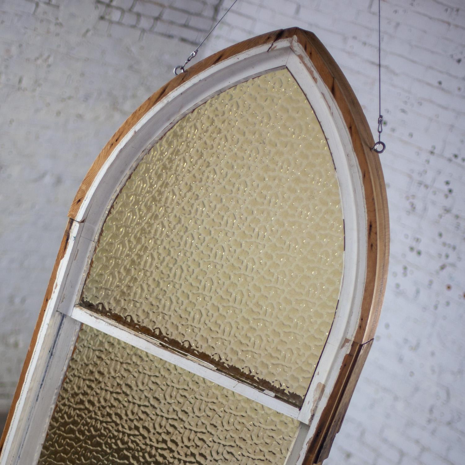 Décor de fenêtre ou de mur en bois rustique de style gothique vintage avec verre bombé ambré en vente 7