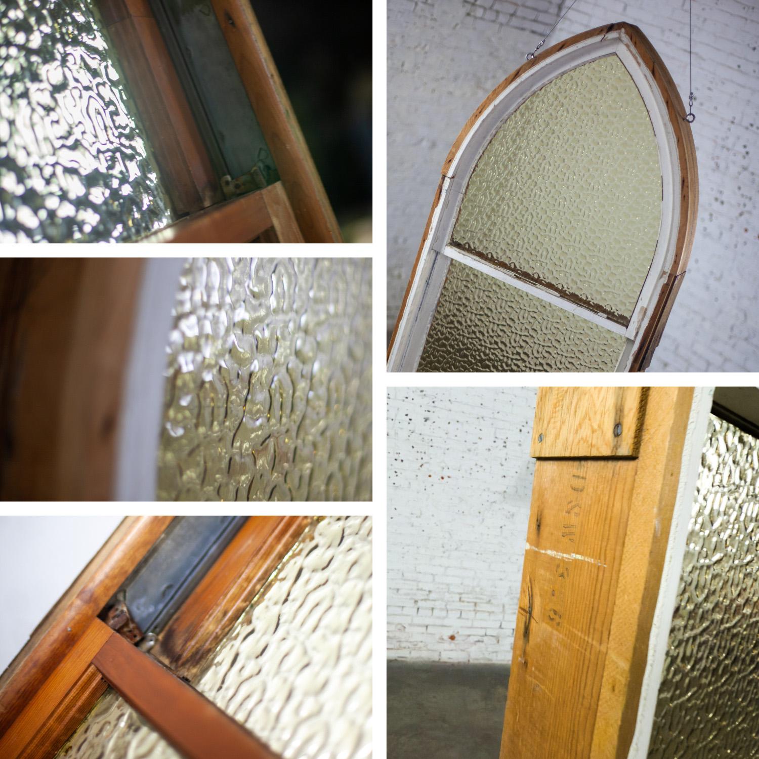 Décor de fenêtre ou de mur en bois rustique de style gothique vintage avec verre bombé ambré en vente 9