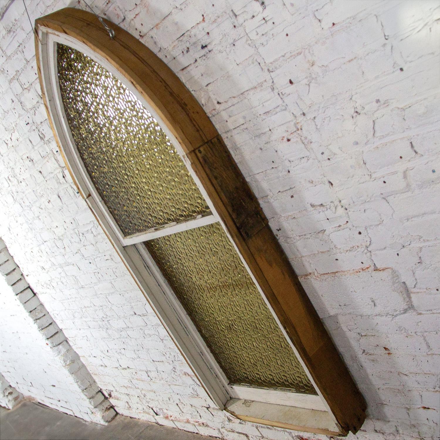 Décor de fenêtre ou de mur en bois rustique de style gothique vintage avec verre bombé ambré en vente 10