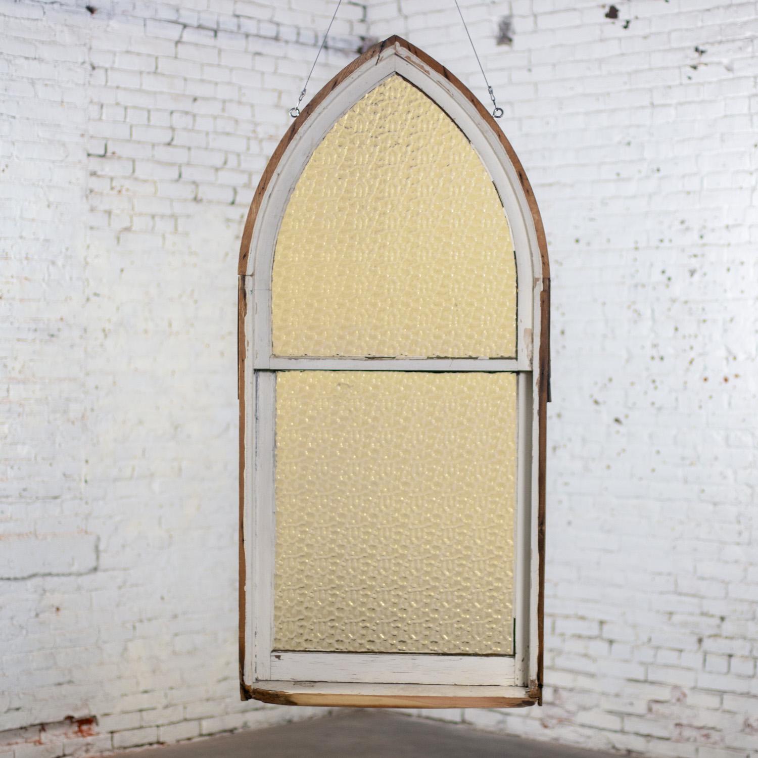 Décor de fenêtre ou de mur en bois rustique de style gothique vintage avec verre bombé ambré en vente 12