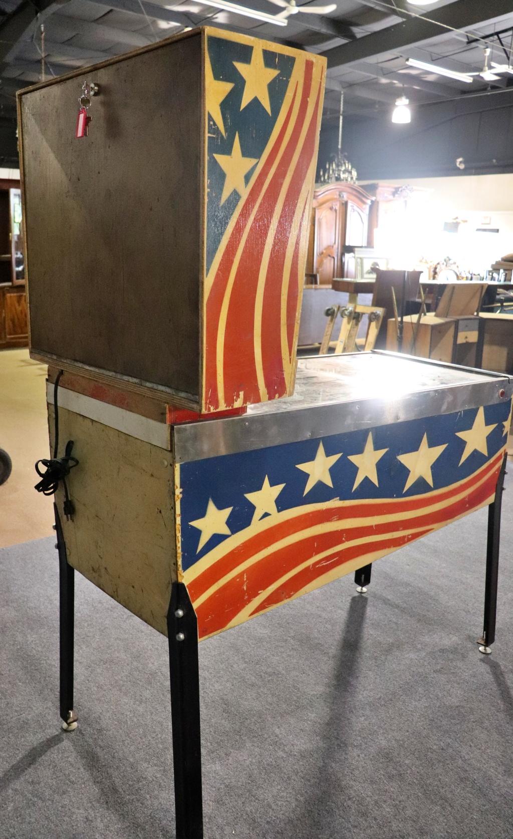 Vintage Gottlieb Pioneer Pinball Machine  In Good Condition In Swedesboro, NJ