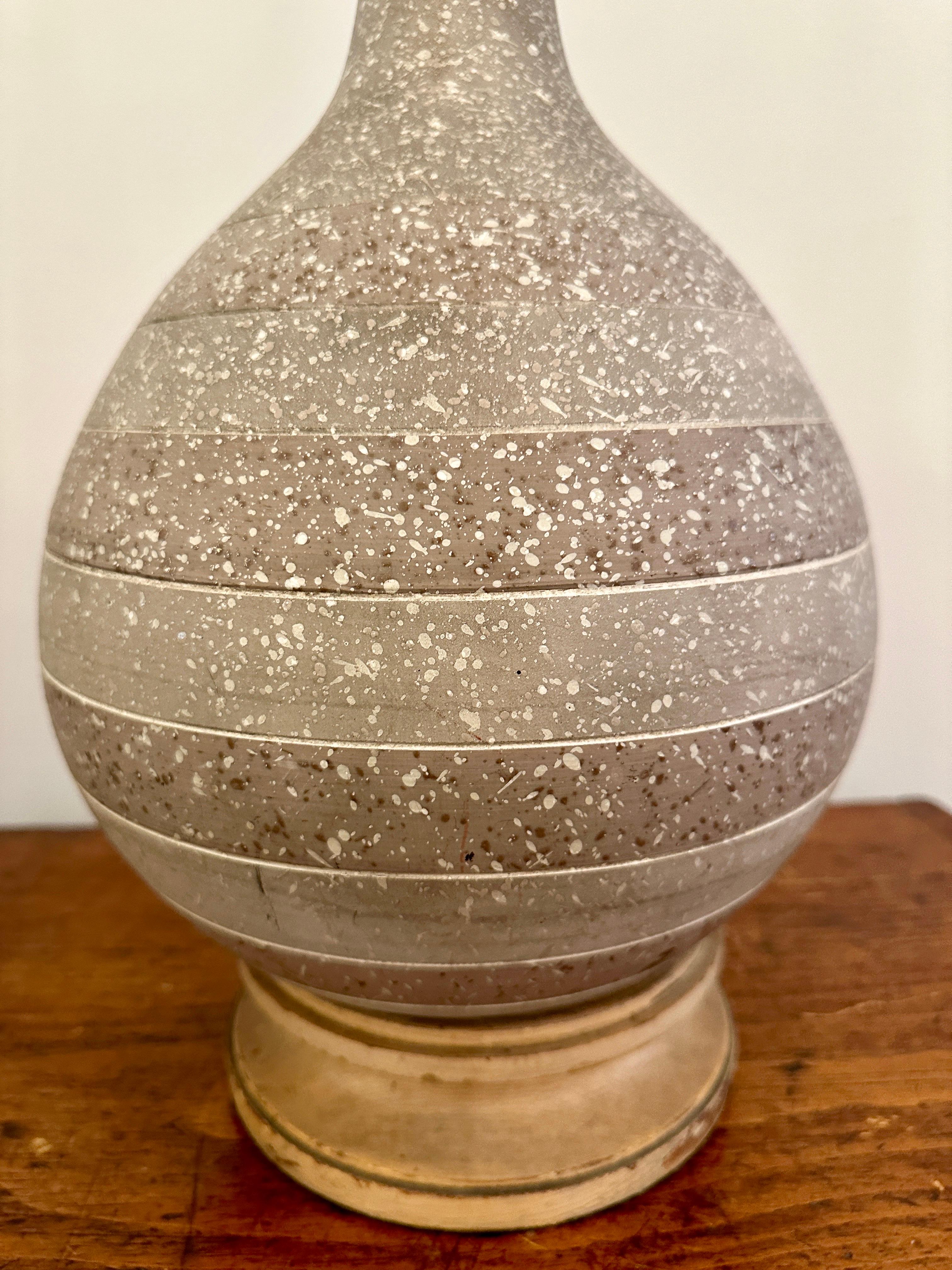 Vintage Gourd Shaped Ceramic Lamp in Matte Finish Table Lamp For Sale 2