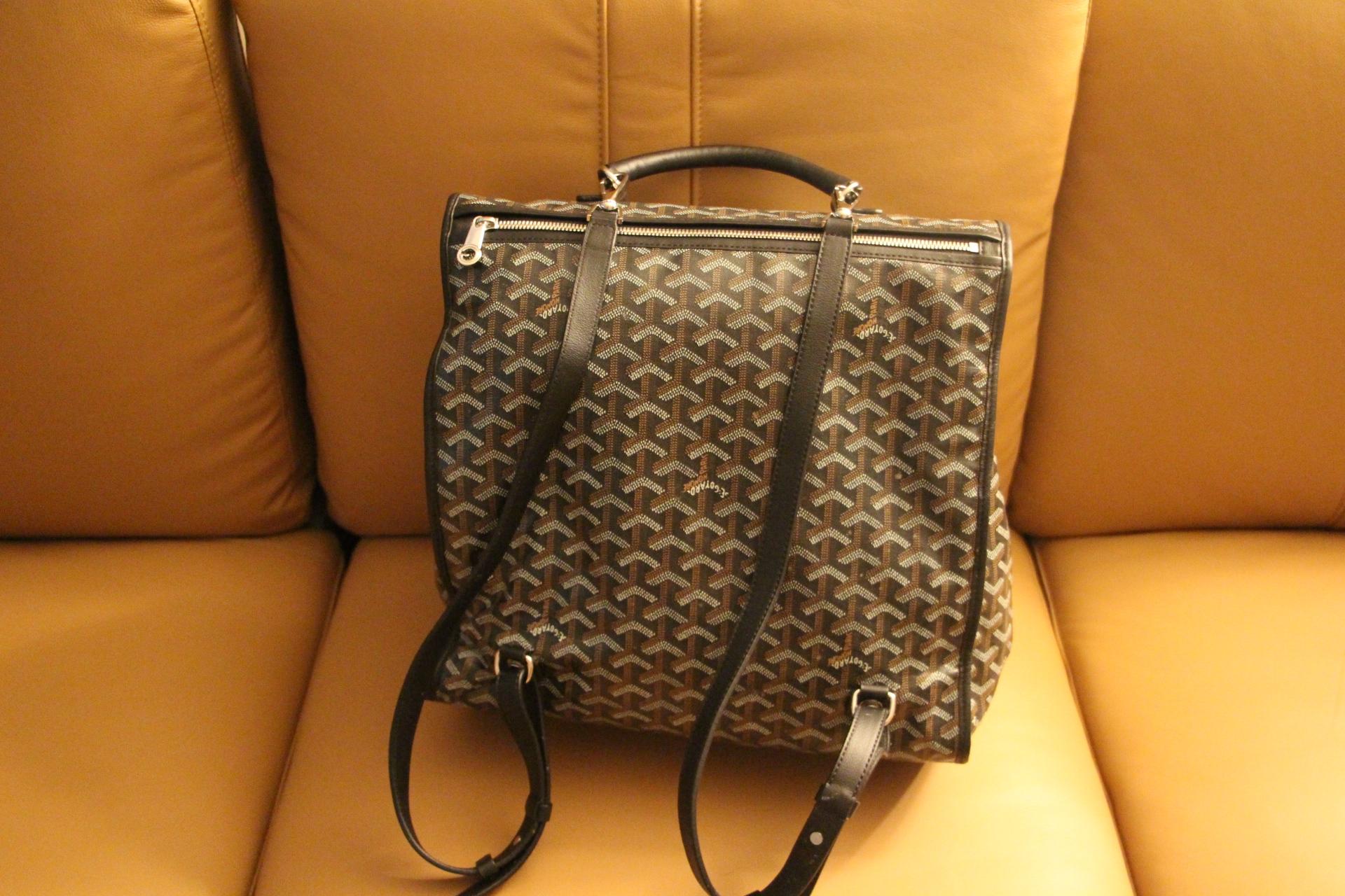 Vintage Goyard Foldable Steamer Bag in Chevron Canvas, Goyard Backpack Bag In Good Condition In Saint-ouen, FR
