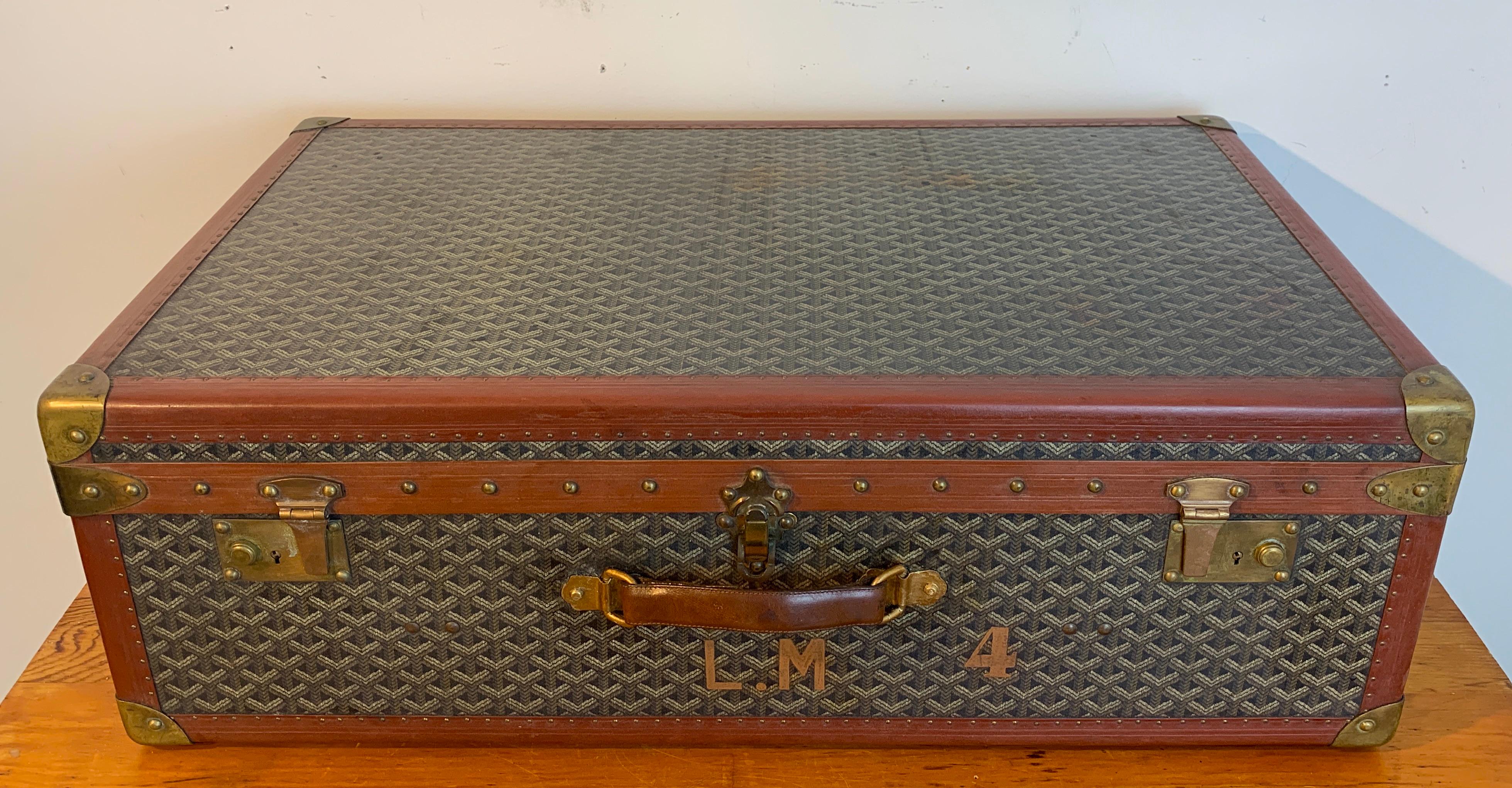 Vintage Goyard Hardcase Trunk on Iron Stand In Good Condition In Atlanta, GA
