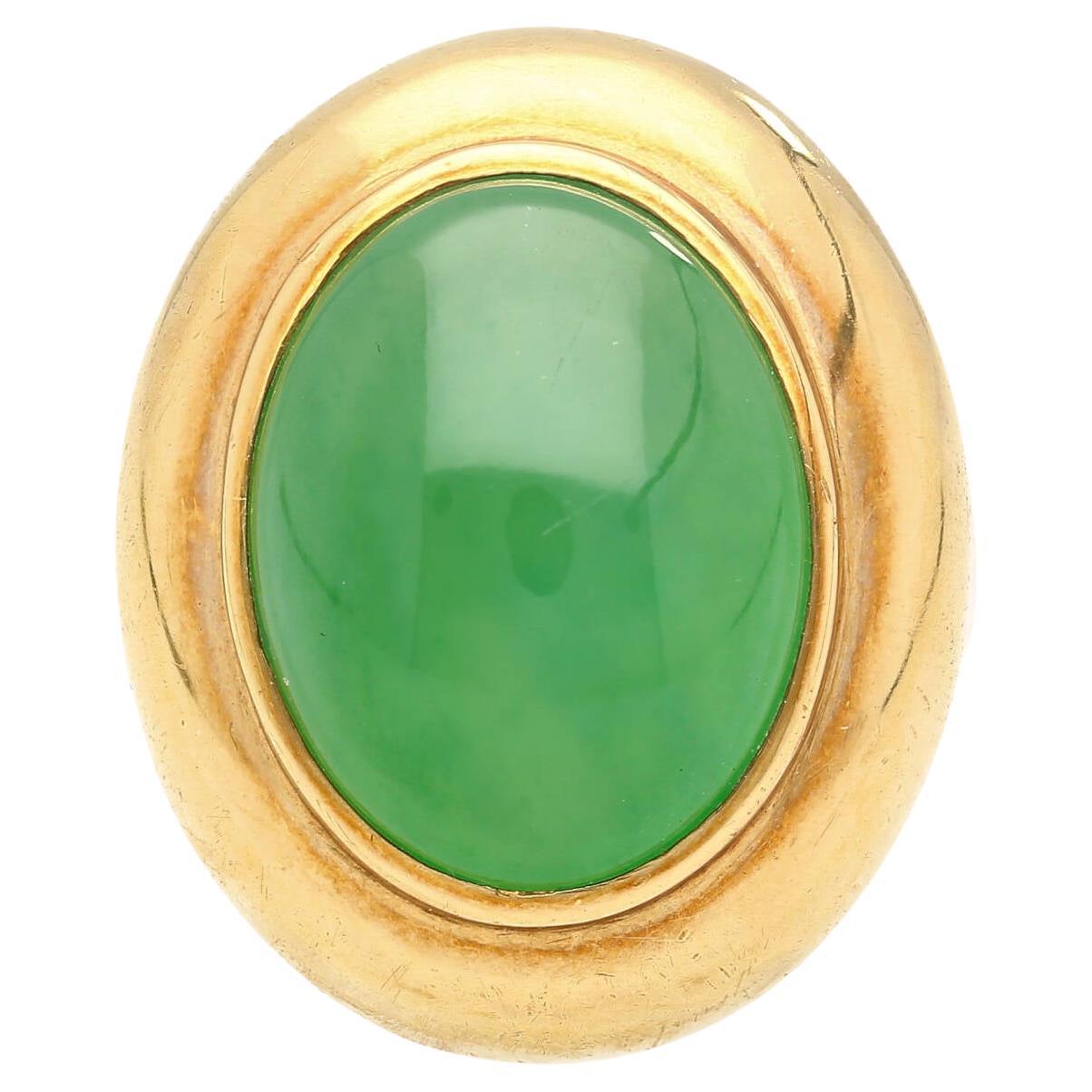 This ring boasts a beautiful cabochon cut, oval-shaped grade 