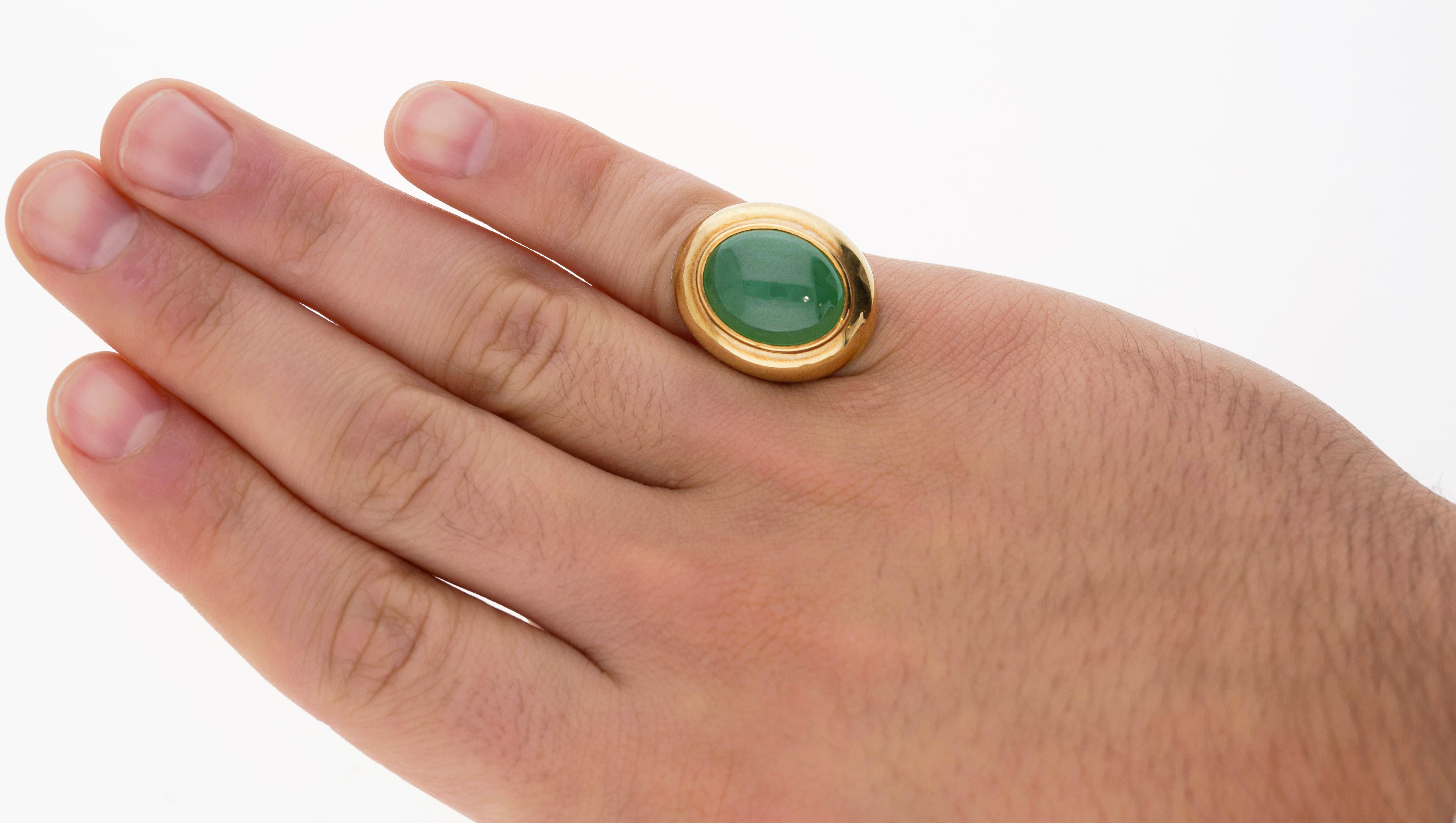 Women's or Men's Vintage Grade A Jadeite Jade Gump's San Francisco Bezel Set Ring in 18K Gold For Sale
