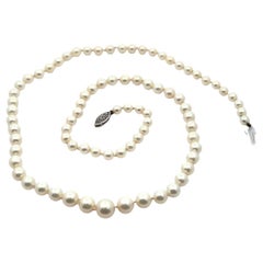 Collana di perle coltivate vintage graduate da 4,5-7,7 mm con chiusura a filigrana in oro bianco