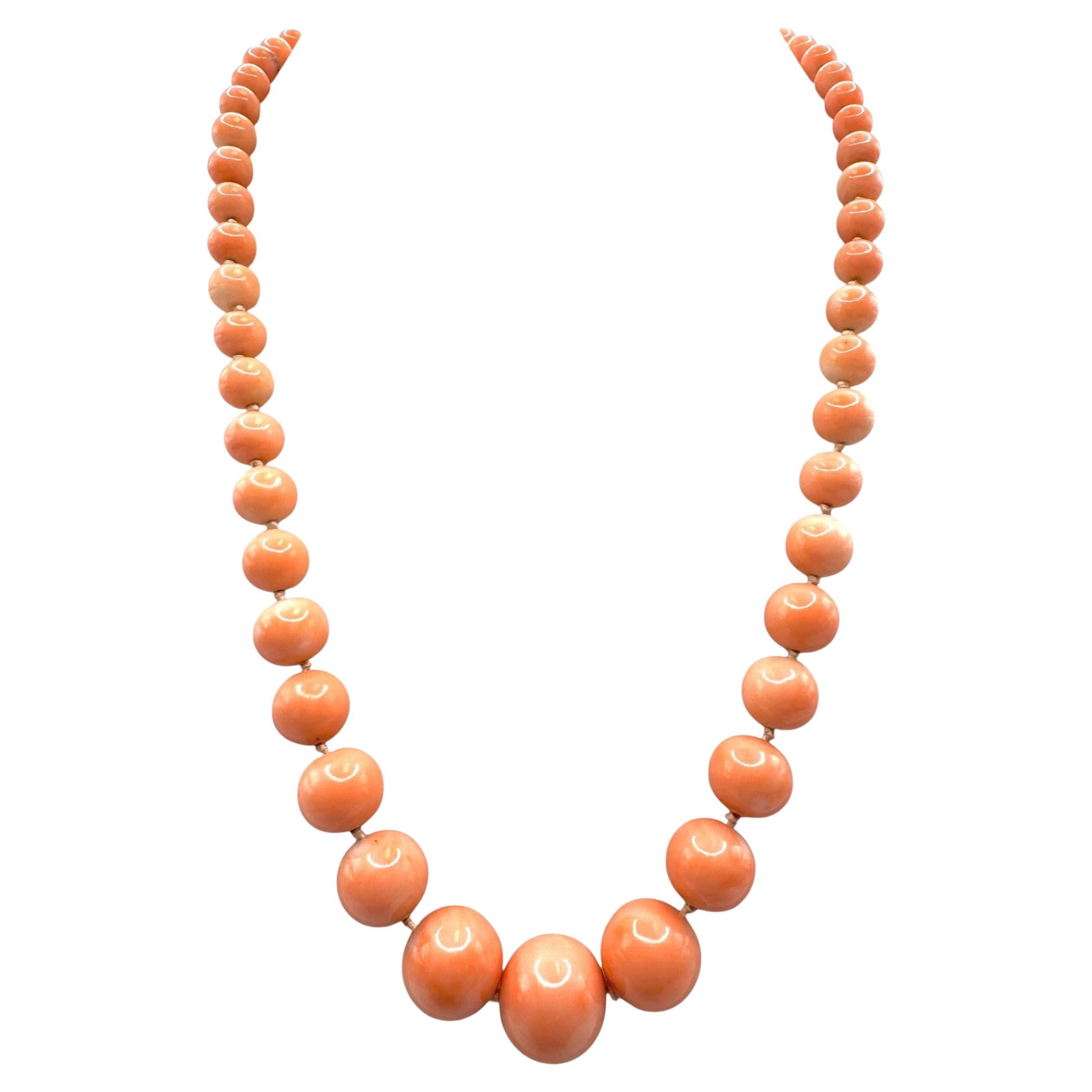 Collier de perles de corail dégradées Vintage avec 56 perles de corail naturel