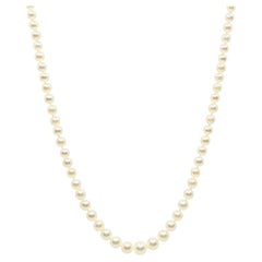 Vintage Graduated Pearl Necklace 18k Gold Clasp