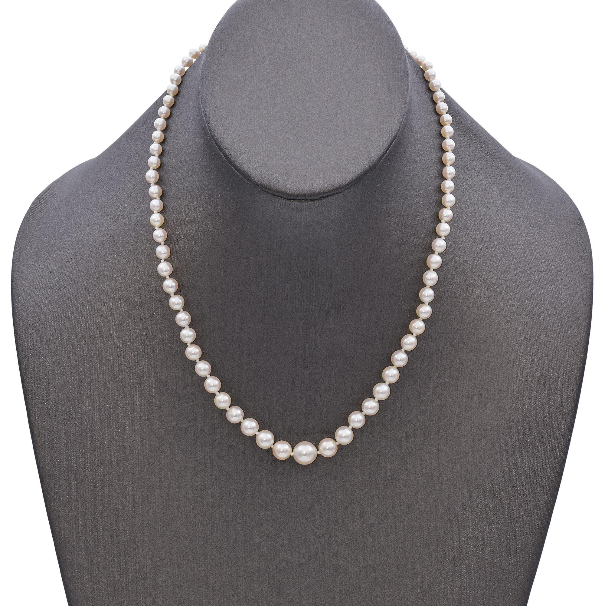 Collar Vintage de Perlas Graduadas con Cierre de Diamantes en Platino Cuenta en venta