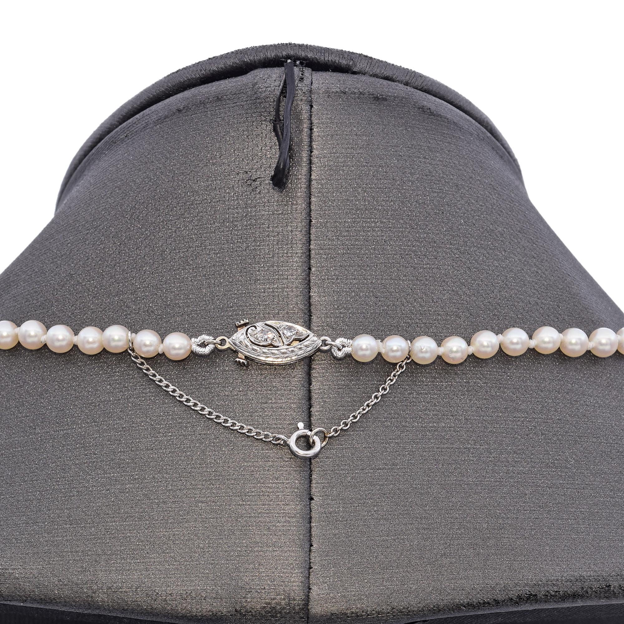 Collar Vintage de Perlas Graduadas con Cierre de Diamantes en Platino en venta 1
