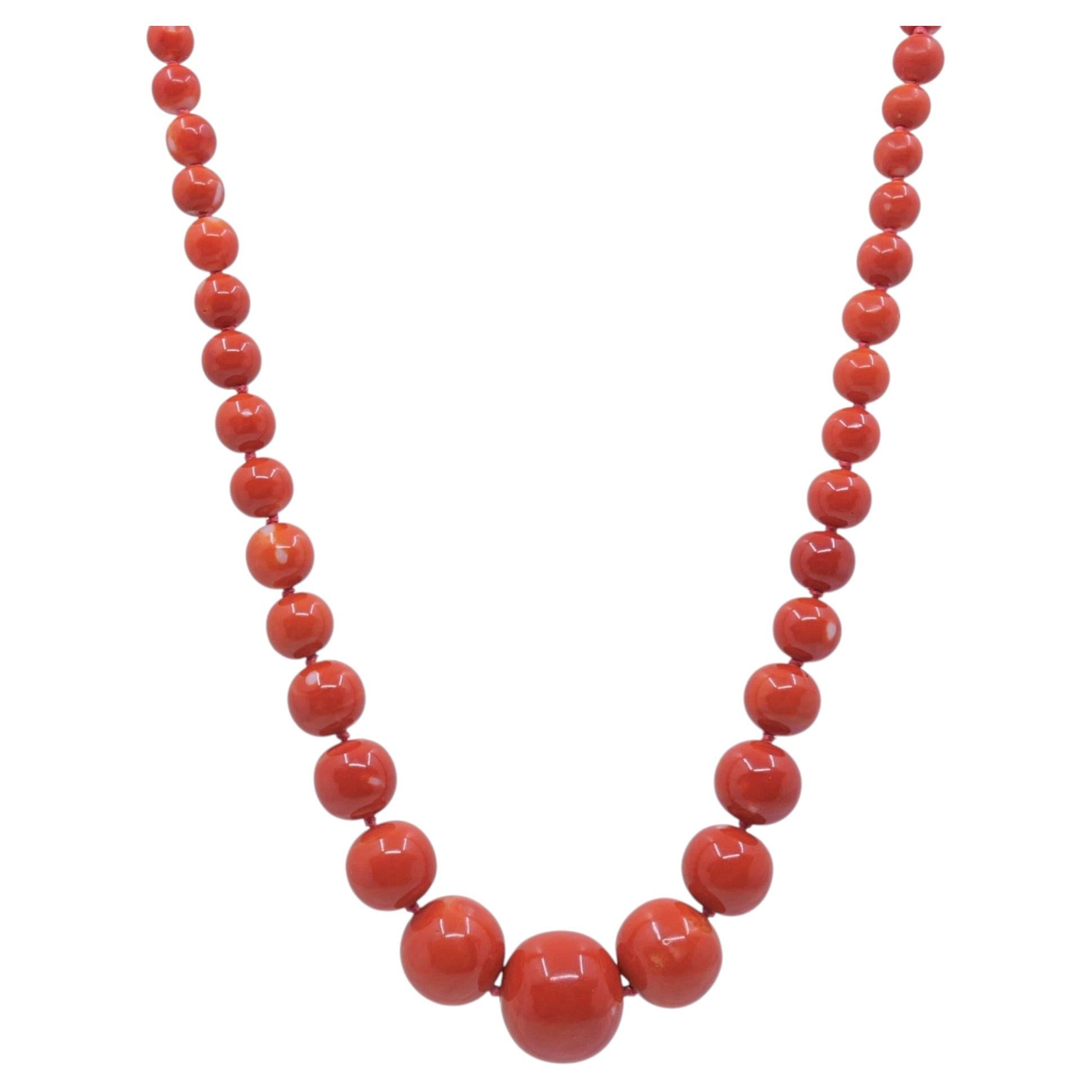 Vintage Collier de perles de Coral Rose 14k Gold Diamond Rose Clasp