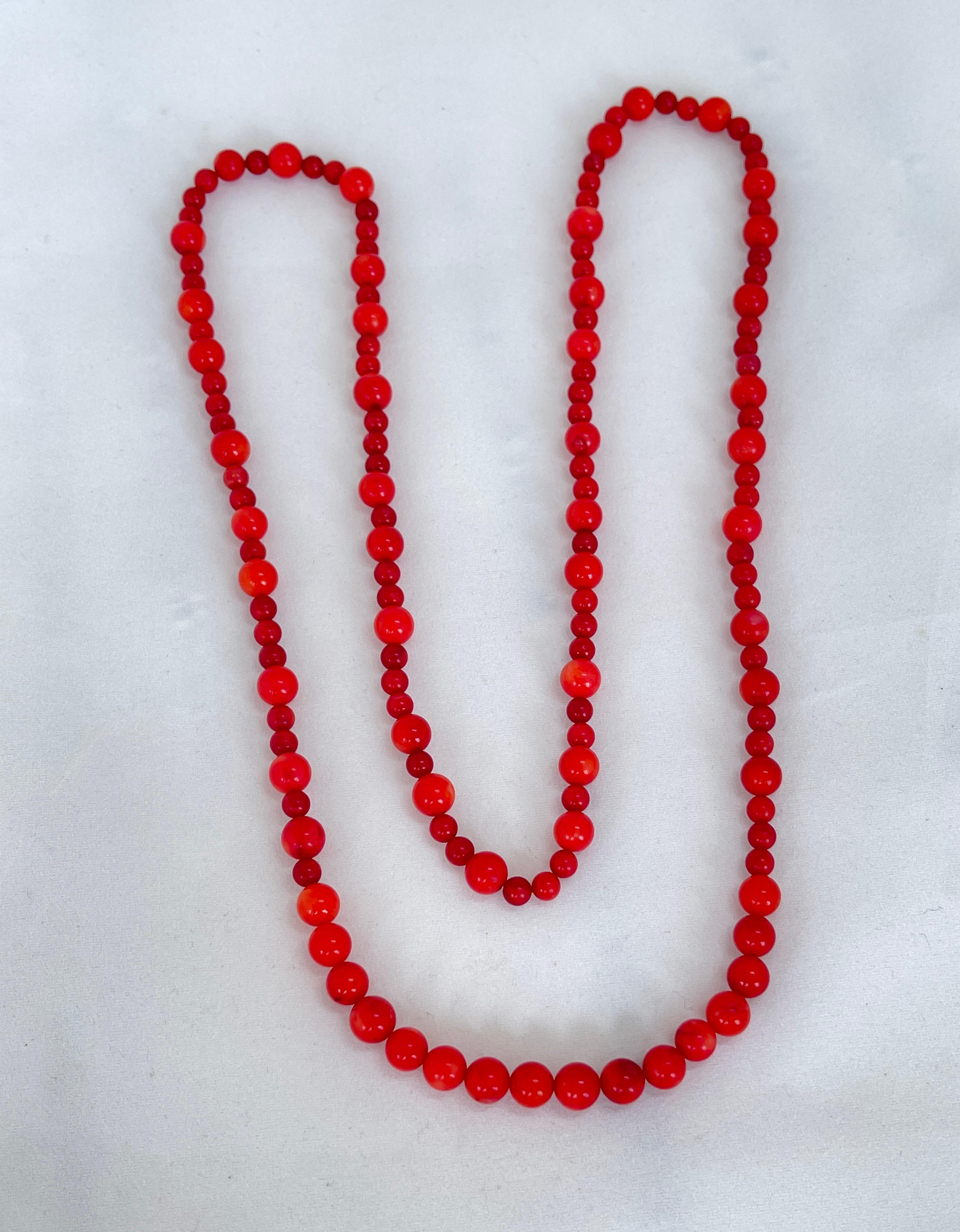 Vintage Graduating Genuine Red Coral Bead Strand Necklace Circa 1950s In Good Condition For Sale In Mona Vale, NSW