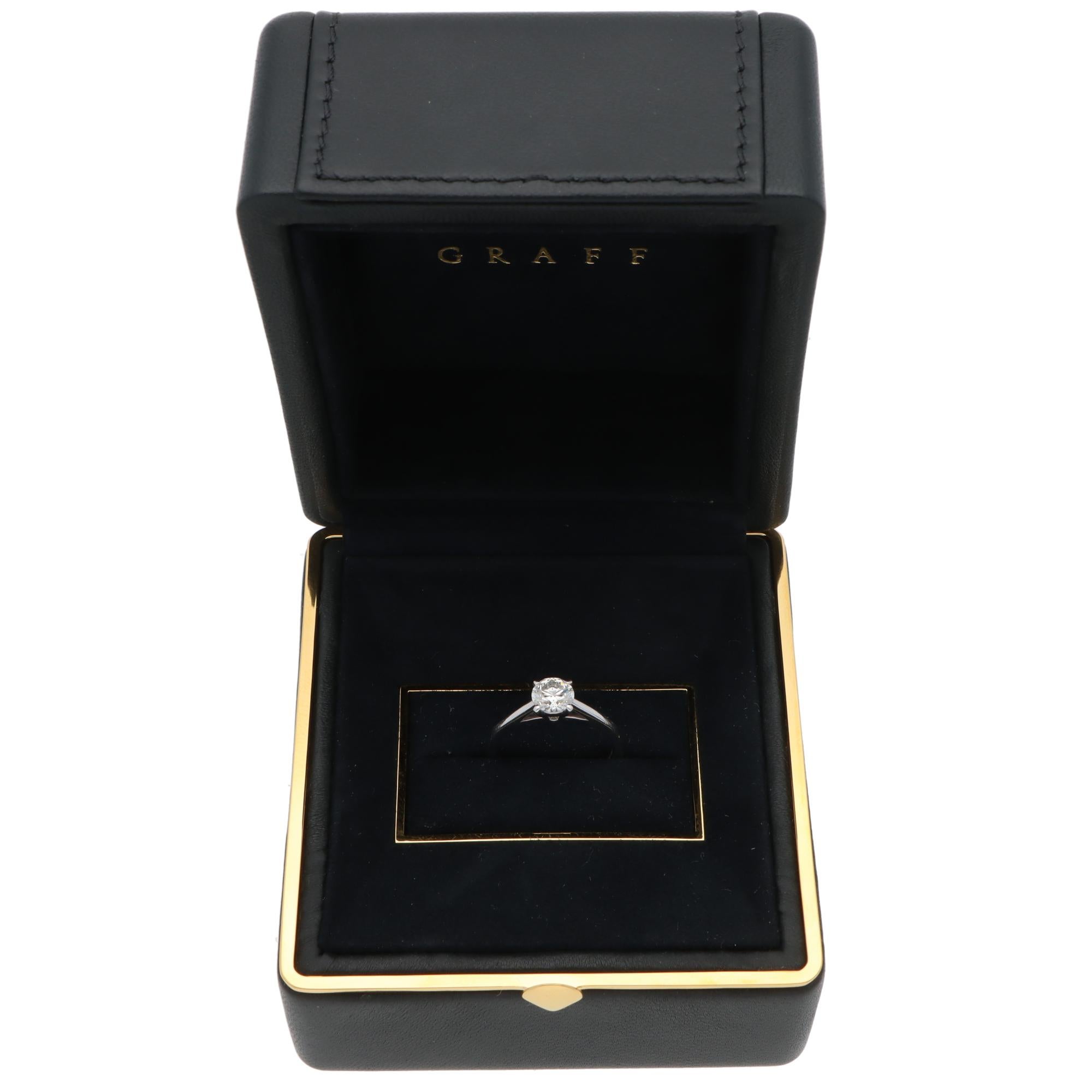 Vintage Graff Paragon GIA Certified Diamond Solitaire Ring in Platinum In Excellent Condition In London, GB