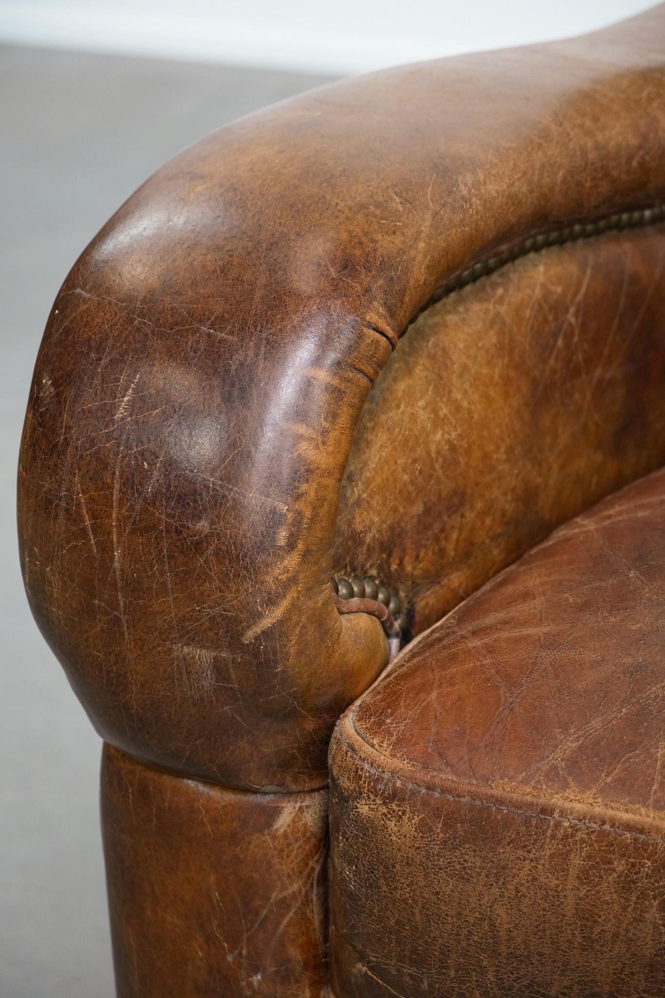 Vintage grained cowhide leather armchair with rounded shapes en vente 2