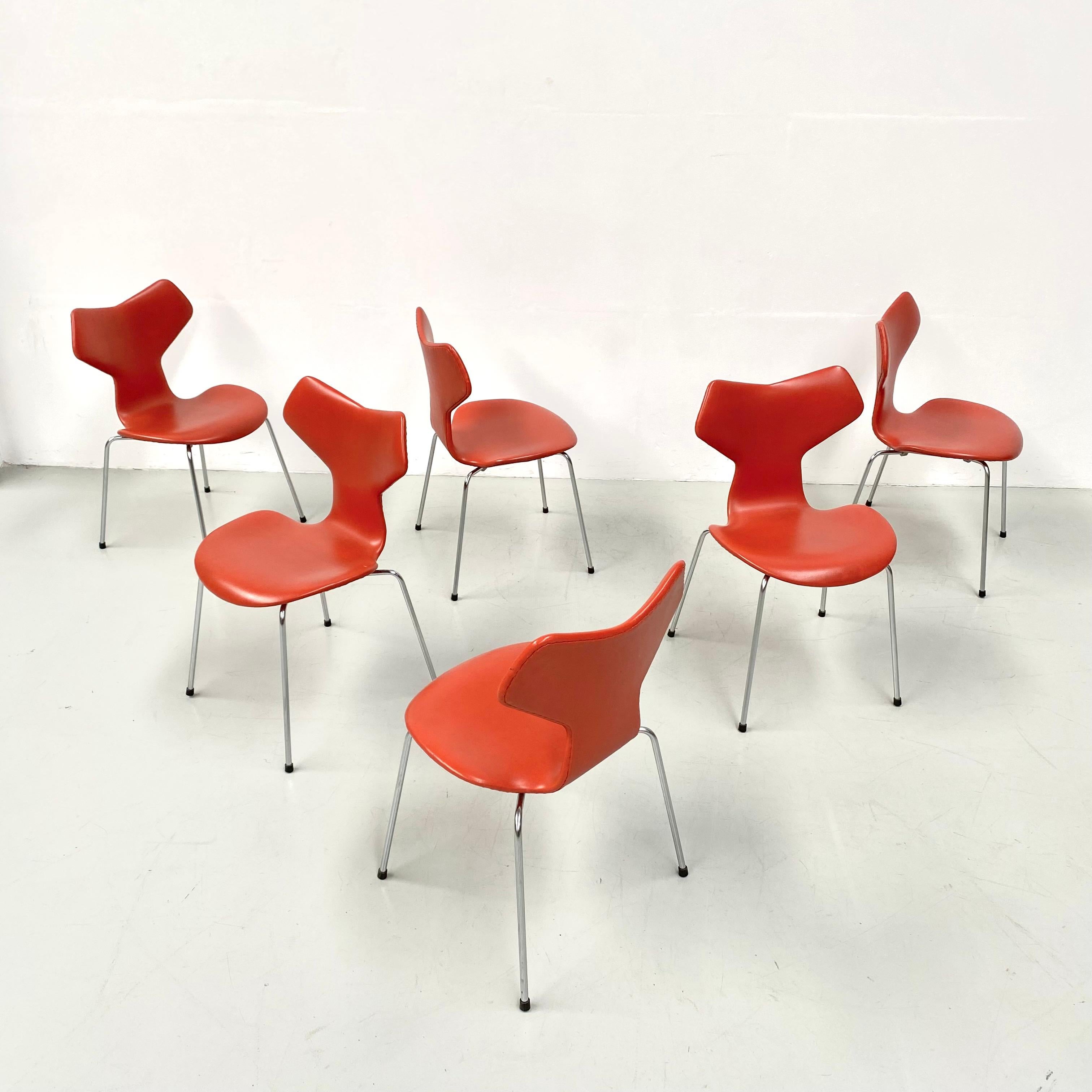 Vintage Grand Prix Chairs by Arne Jacobsen for Fritz Hansen, 1968, Set of 6 In Good Condition In Eindhoven, Noord Brabant