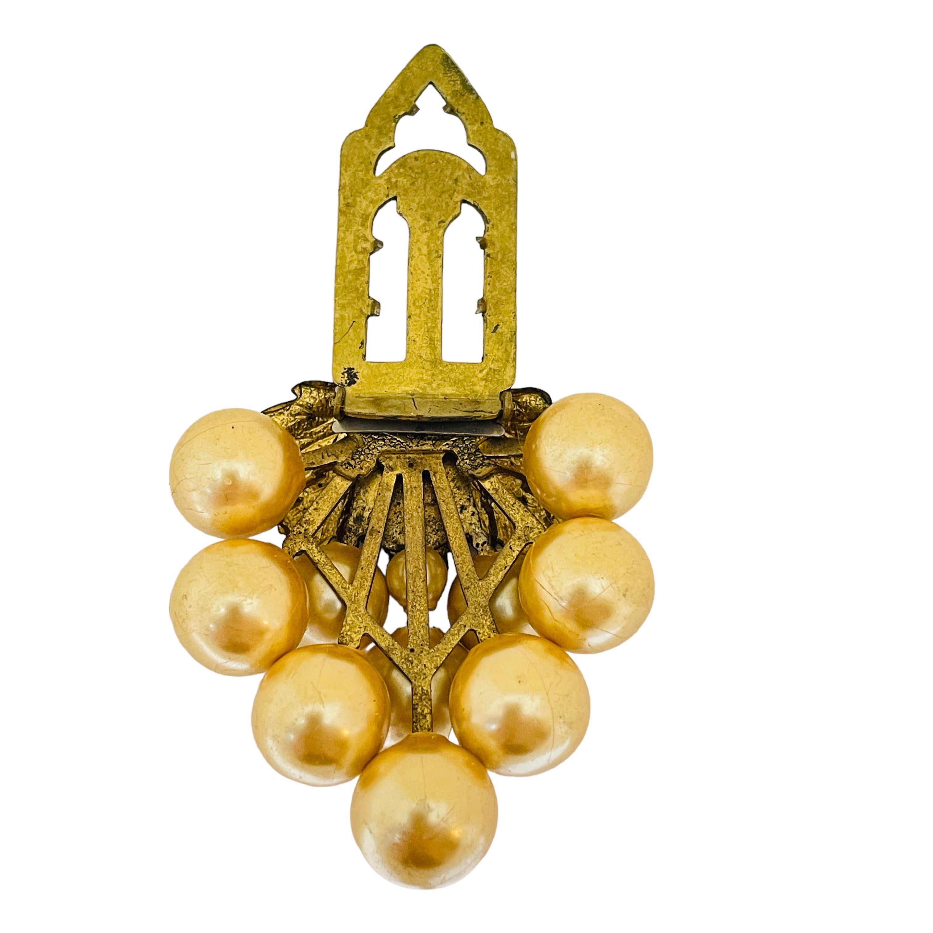 Women's or Men's Vintage grape gold tone faux pearls fur clip  For Sale