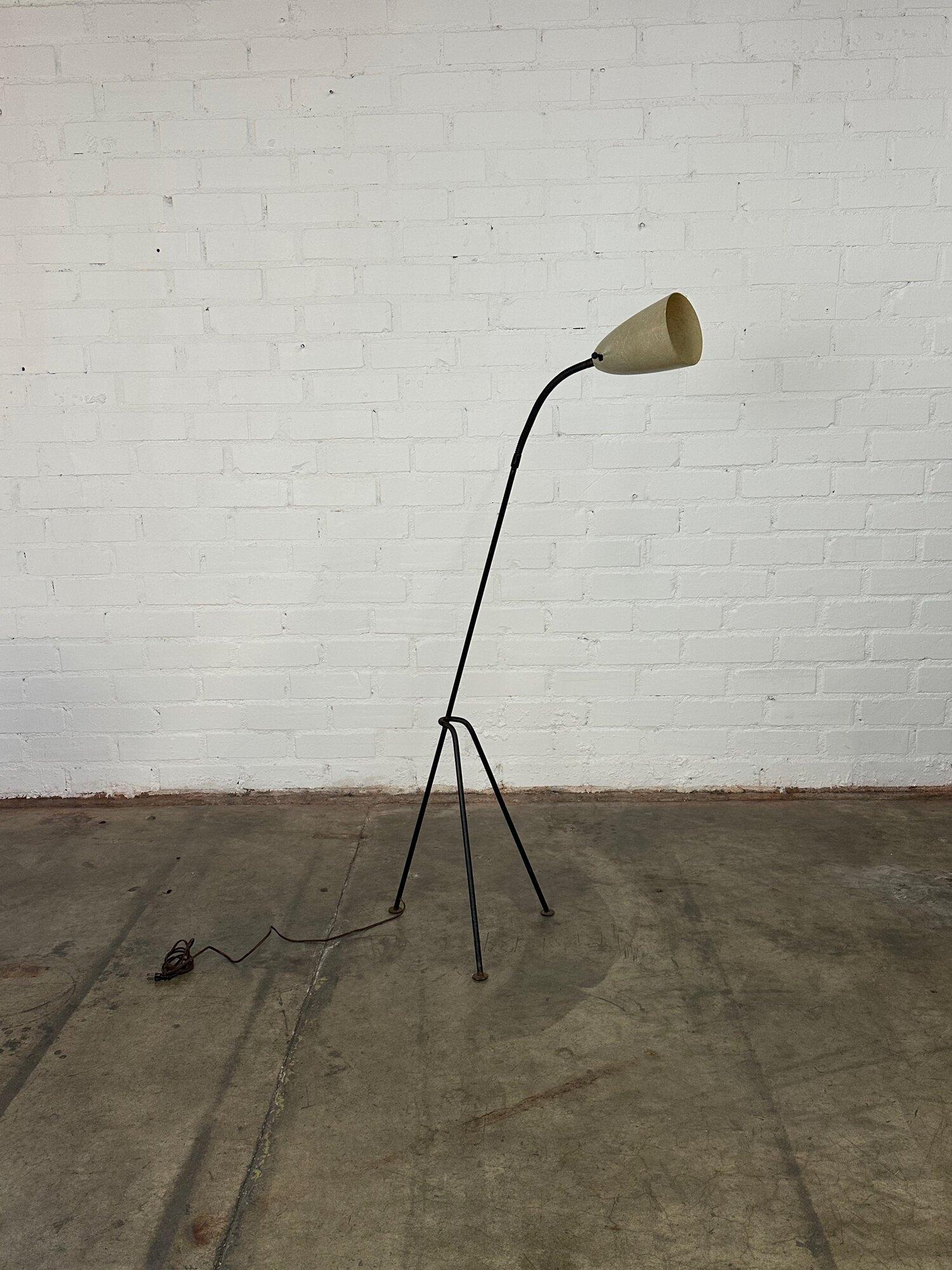 W15 D17 H50

Vintage fully functional grass hopper floor lamp in Iron with a fiberglass shade. Item is structurally sound and has an adjustable neck. Iron base is patinated.