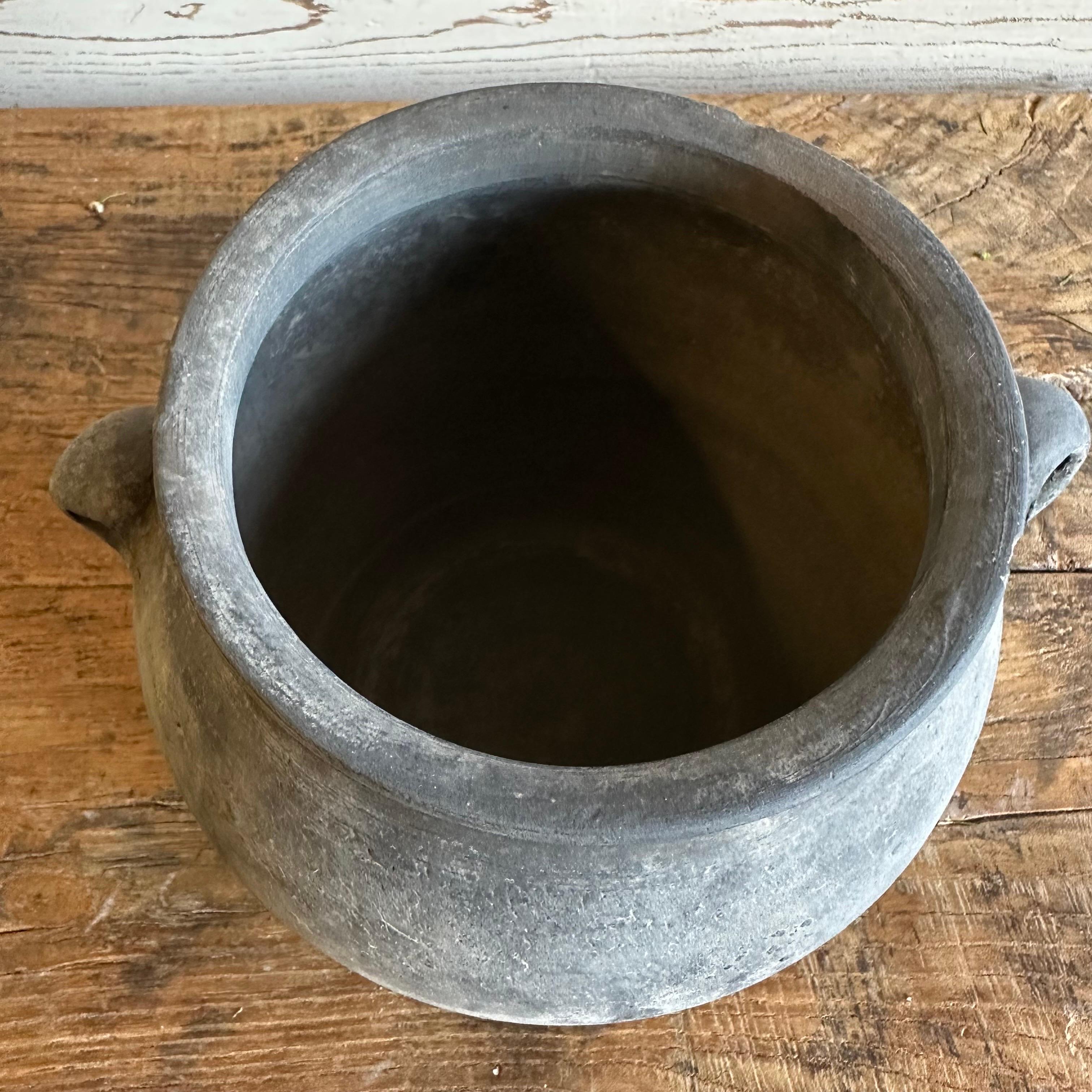 Vintage Gray Clay Weathered Pottery In Good Condition For Sale In Brea, CA