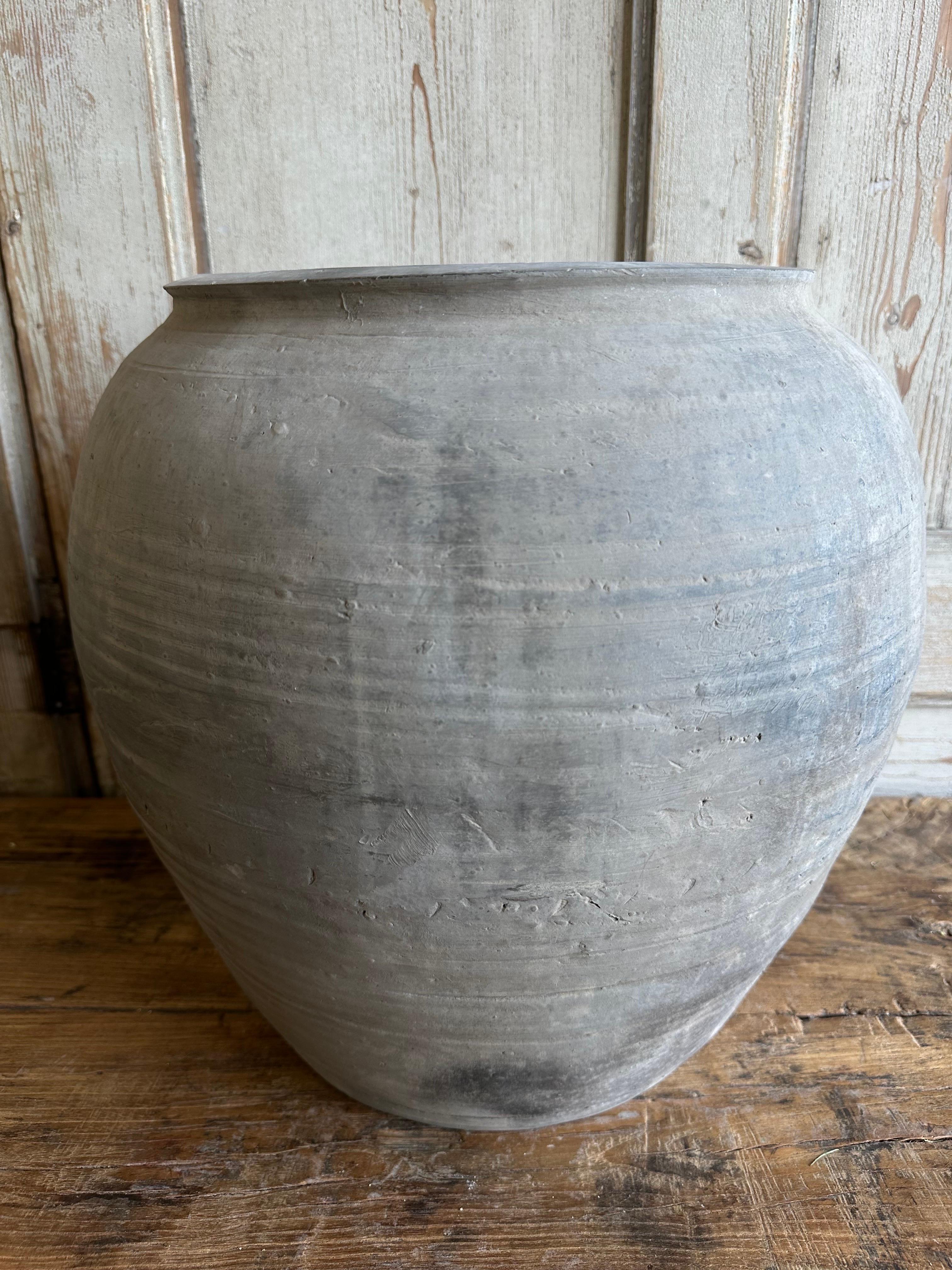 Vintage Gray Clay Weathered Pottery In Good Condition For Sale In Brea, CA