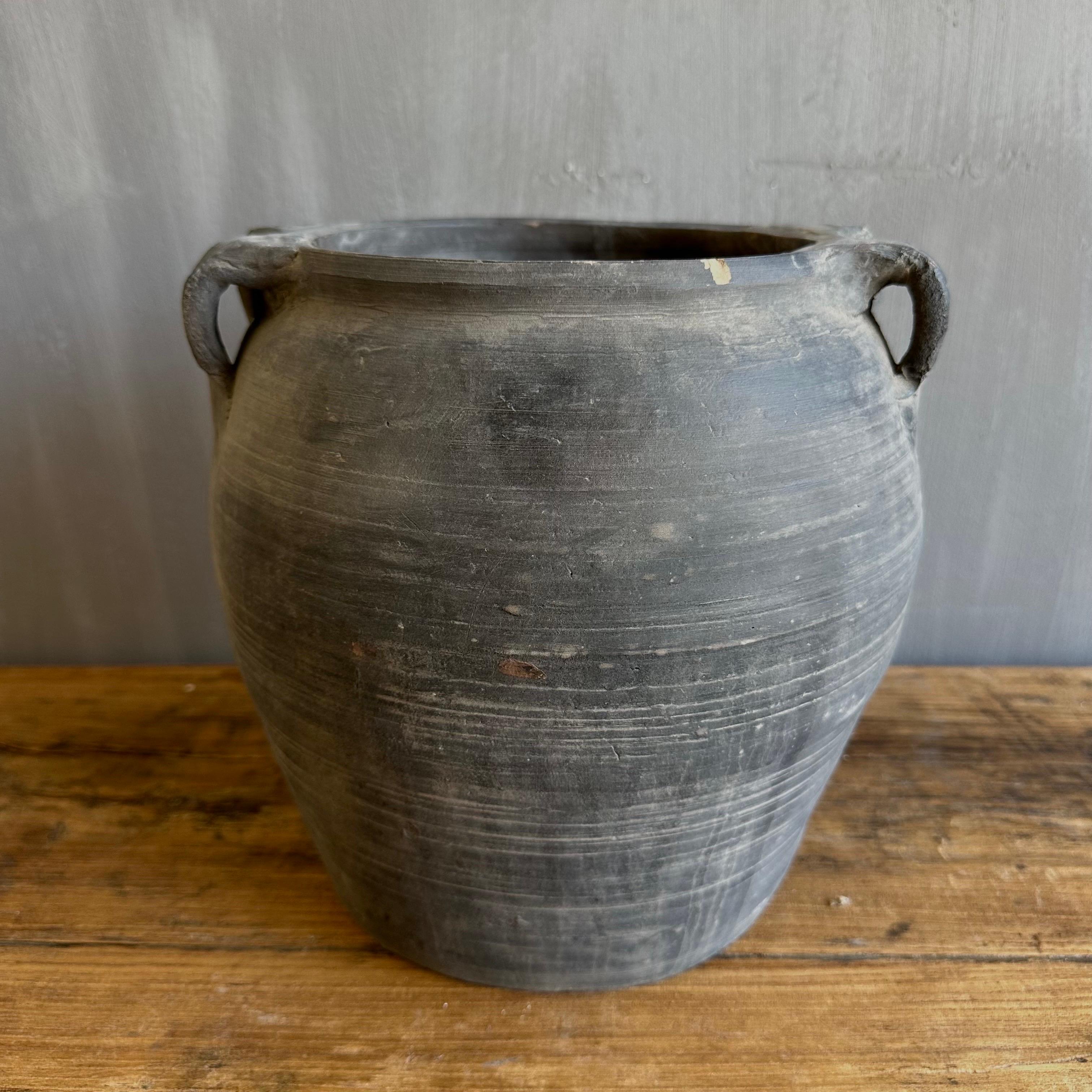 Vintage Gray Clay Weathered Pottery Medium 4 Handled Pots In Good Condition For Sale In Brea, CA