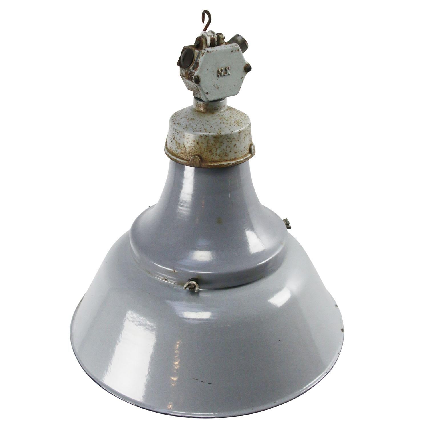 Enamel industrial pendant
blue grey enamel shade, cast iron top, white inside.

E27/E26

Weight: 3.50 kg / 7.7 lb

Priced per individual item. All lamps have been made suitable by international standards for incandescent light bulbs,