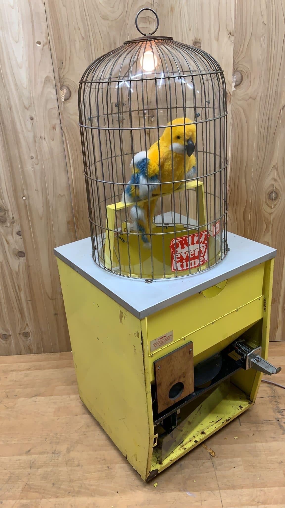 Vintage Gray Hound Loro Parlanchín Premio Cada Vez Máquina expendedora en venta 5