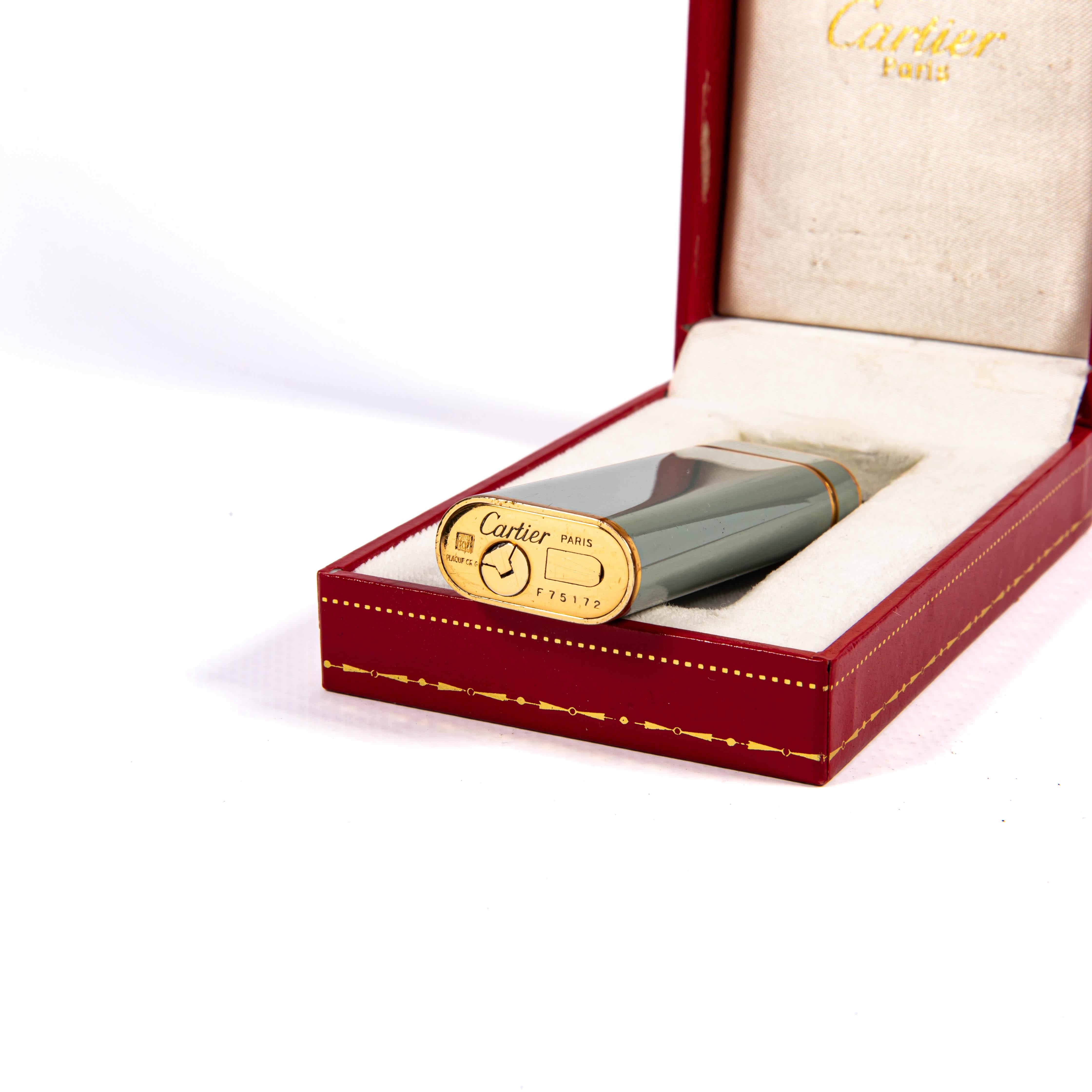 Vintage Gray Lacquered Cartier Les Must Lighter in Box 1970s For Sale 5