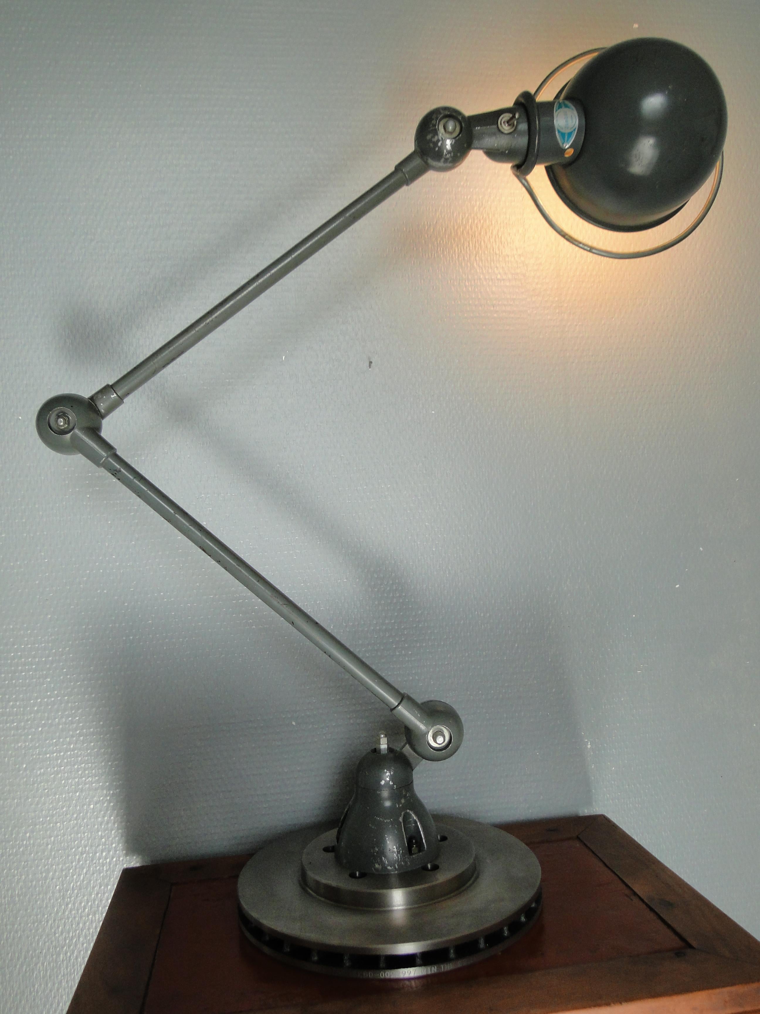 Peint Jean-Louis Domecq Jielde lampe grise vintage à 2 bras, France en vente