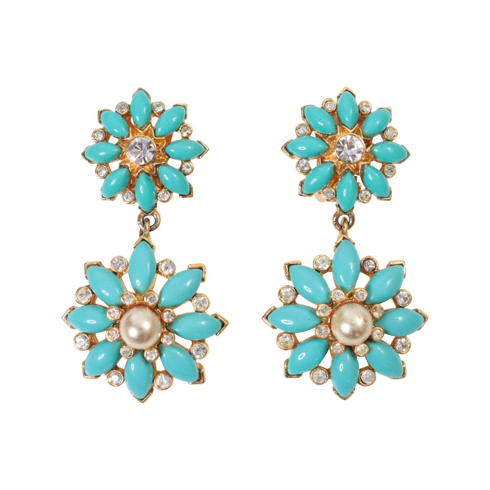 Pendientes vintage Graziano de oro con turquesa de imitación y perla de imitación Circa años 80.  Estos pendientes tienen turquesa de imitación, perlas de imitación y diamantes para hacer una combinación que es simplemente deslumbrante y enraizante.