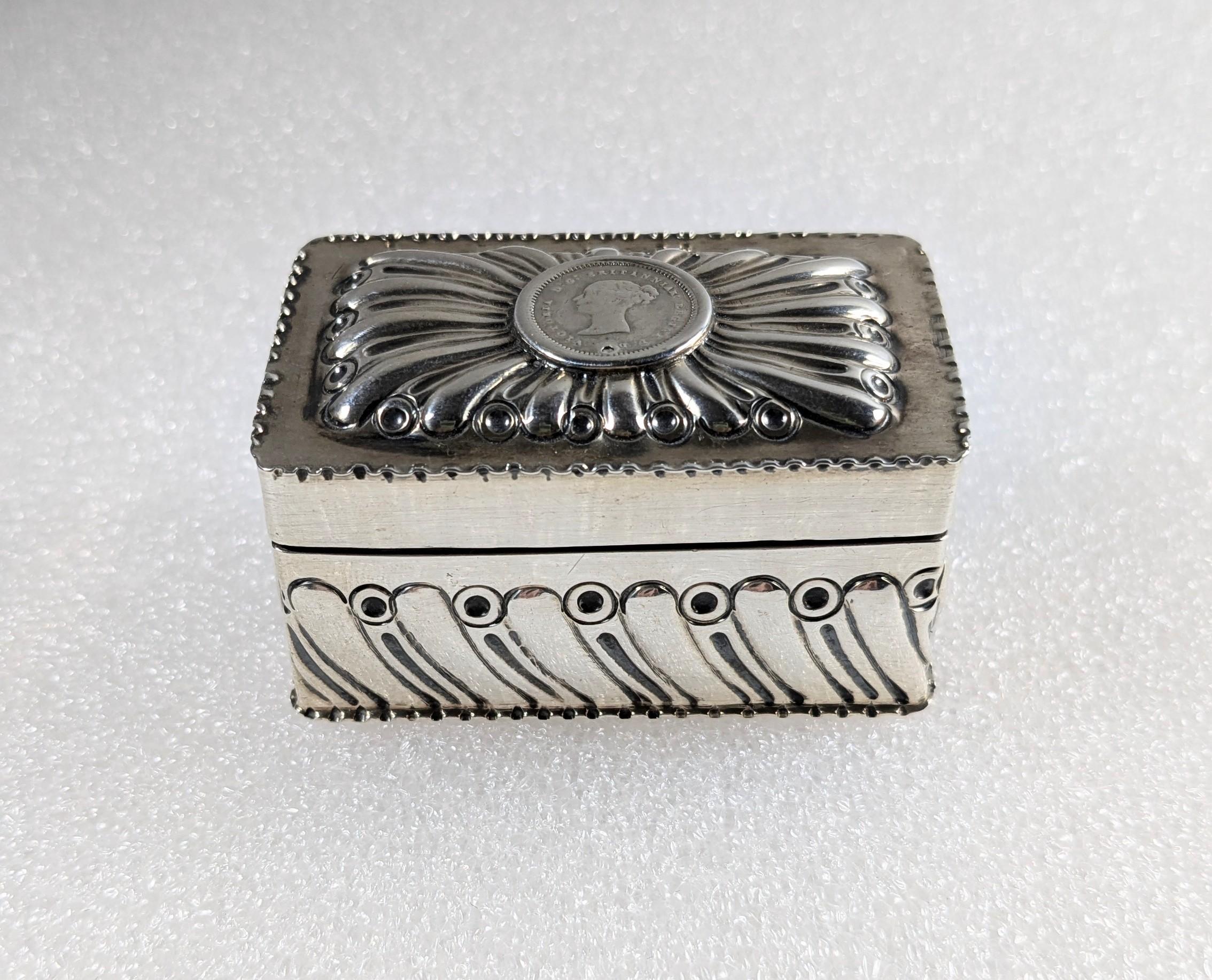 Vintage Great Britain Silver 3 Pill Box 