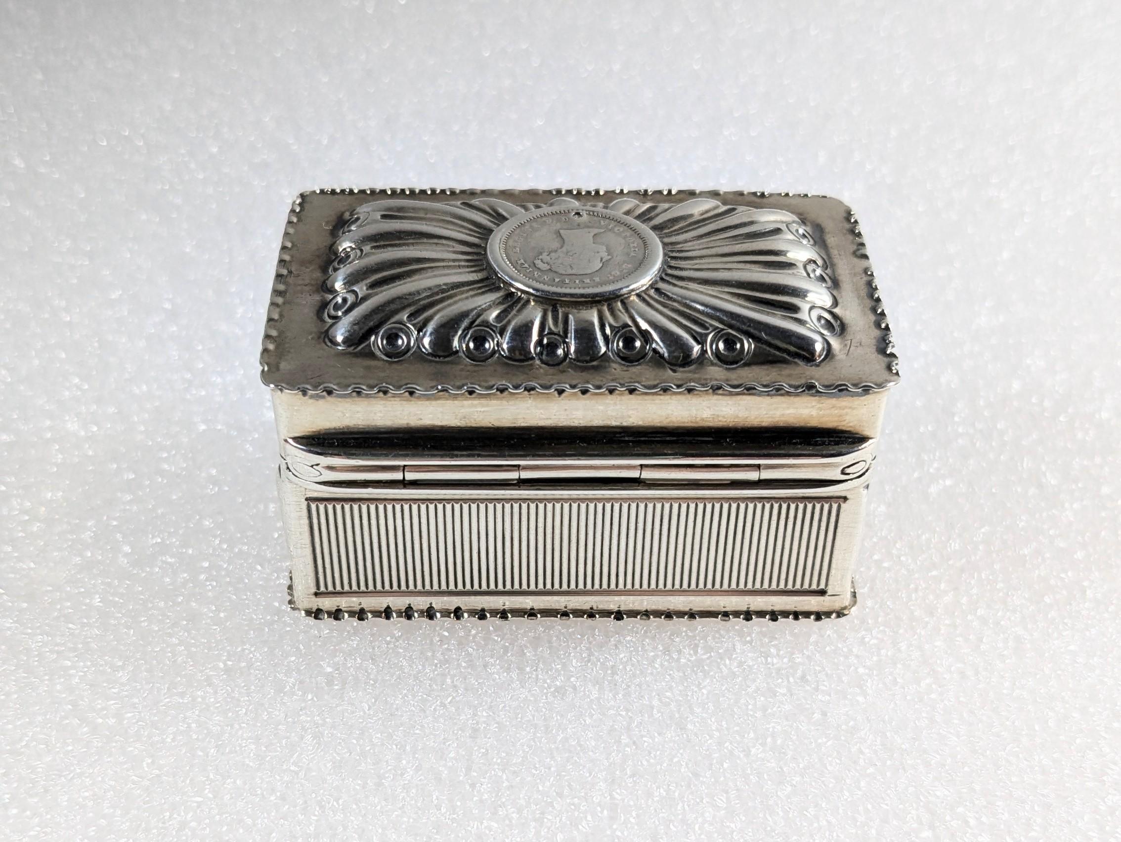 Louis XVI Vintage Great Britain Silver 3  Pill Box 