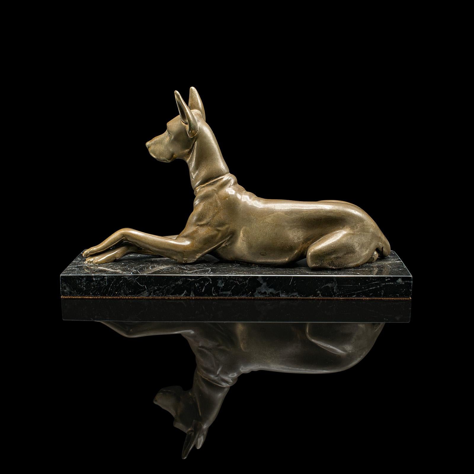 Figura di alano d'epoca, inglese, ottone, statua di cane, marmo, Art Deco, C.1930 In condizioni buone in vendita a Hele, Devon, GB
