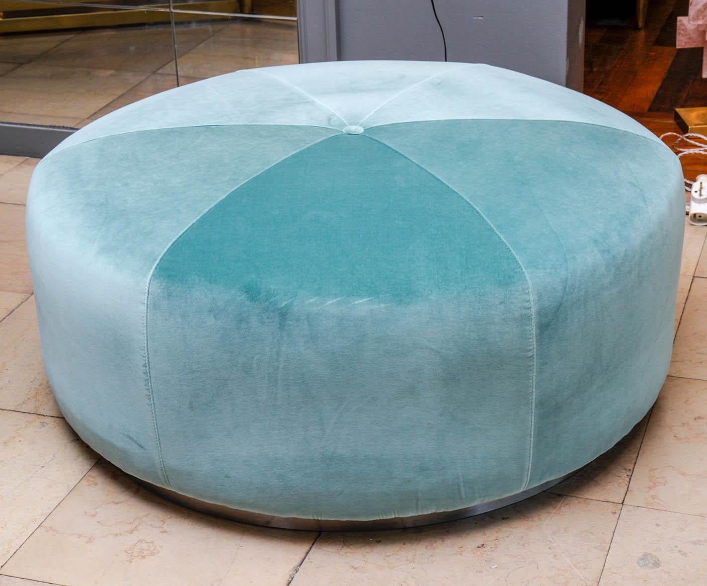 Late 20th Century Vintage Great Round Shaped Bench For Sale