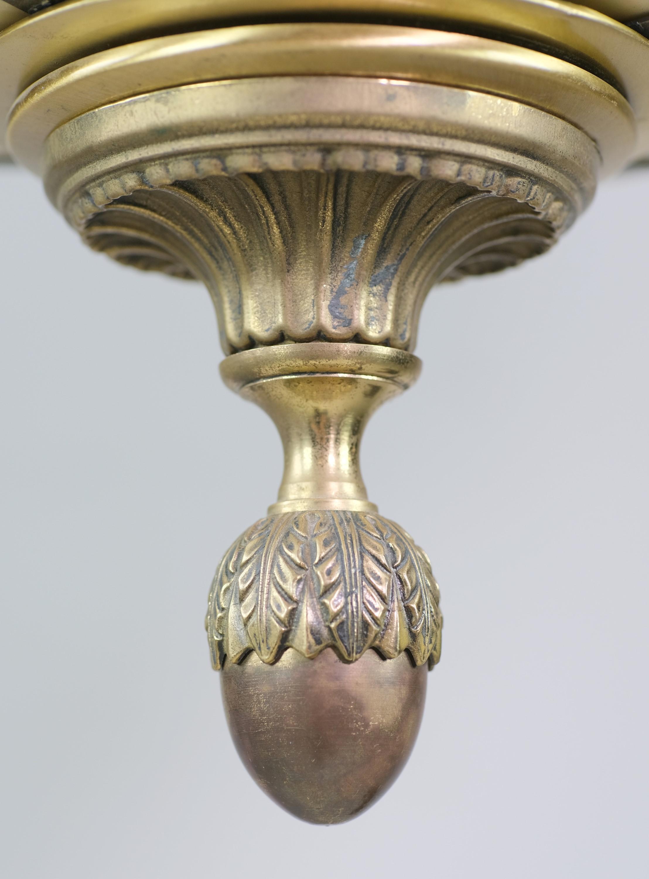 Greco Roman Detail Bronze Dish Suspension Light Quantité disponible en vente 3