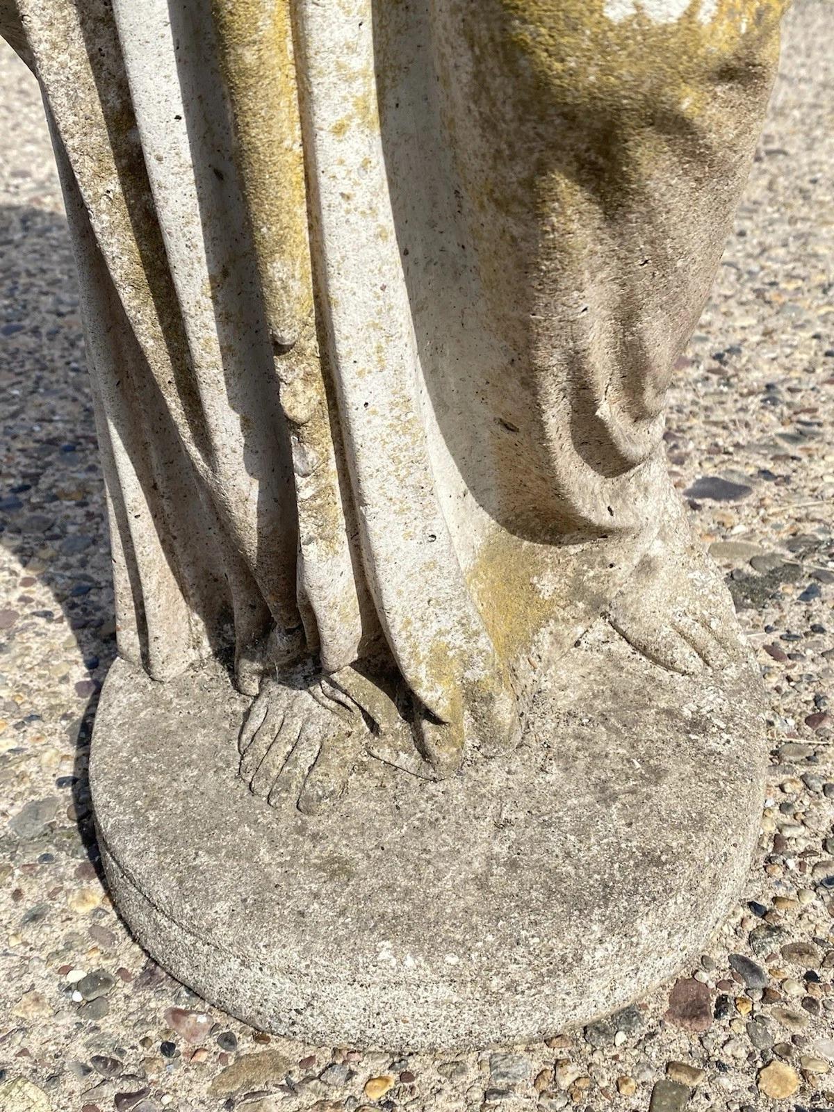 Statua da giardino d'epoca della dea greca classica Hebe, in cemento armato, da 40