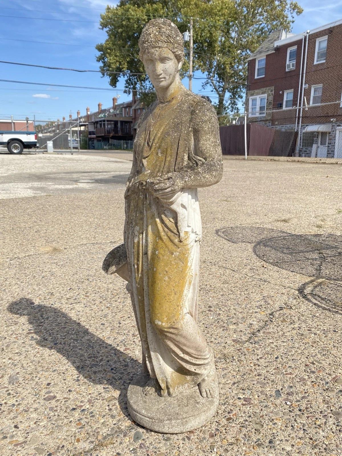 Greco classico Statua da giardino d'epoca della dea greca classica Hebe, in cemento armato, da 40