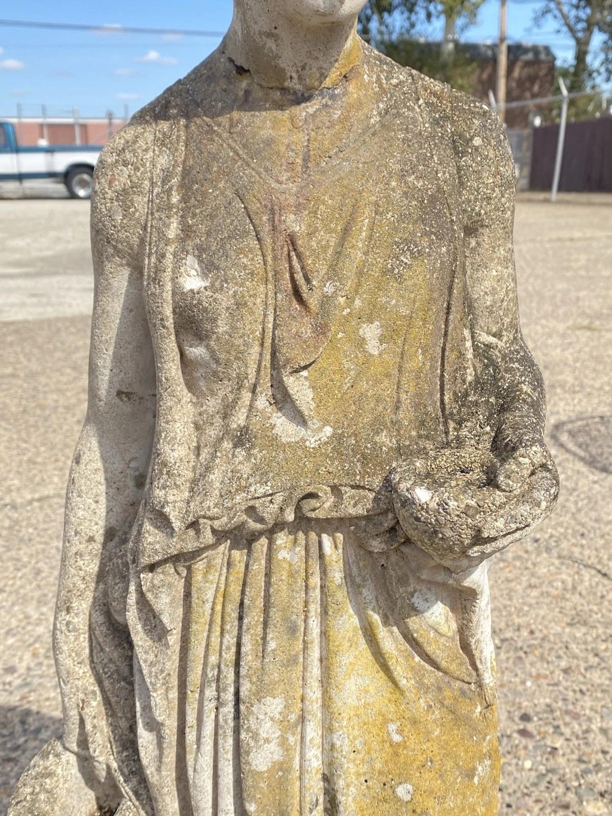 Calcestruzzo Statua da giardino d'epoca della dea greca classica Hebe, in cemento armato, da 40