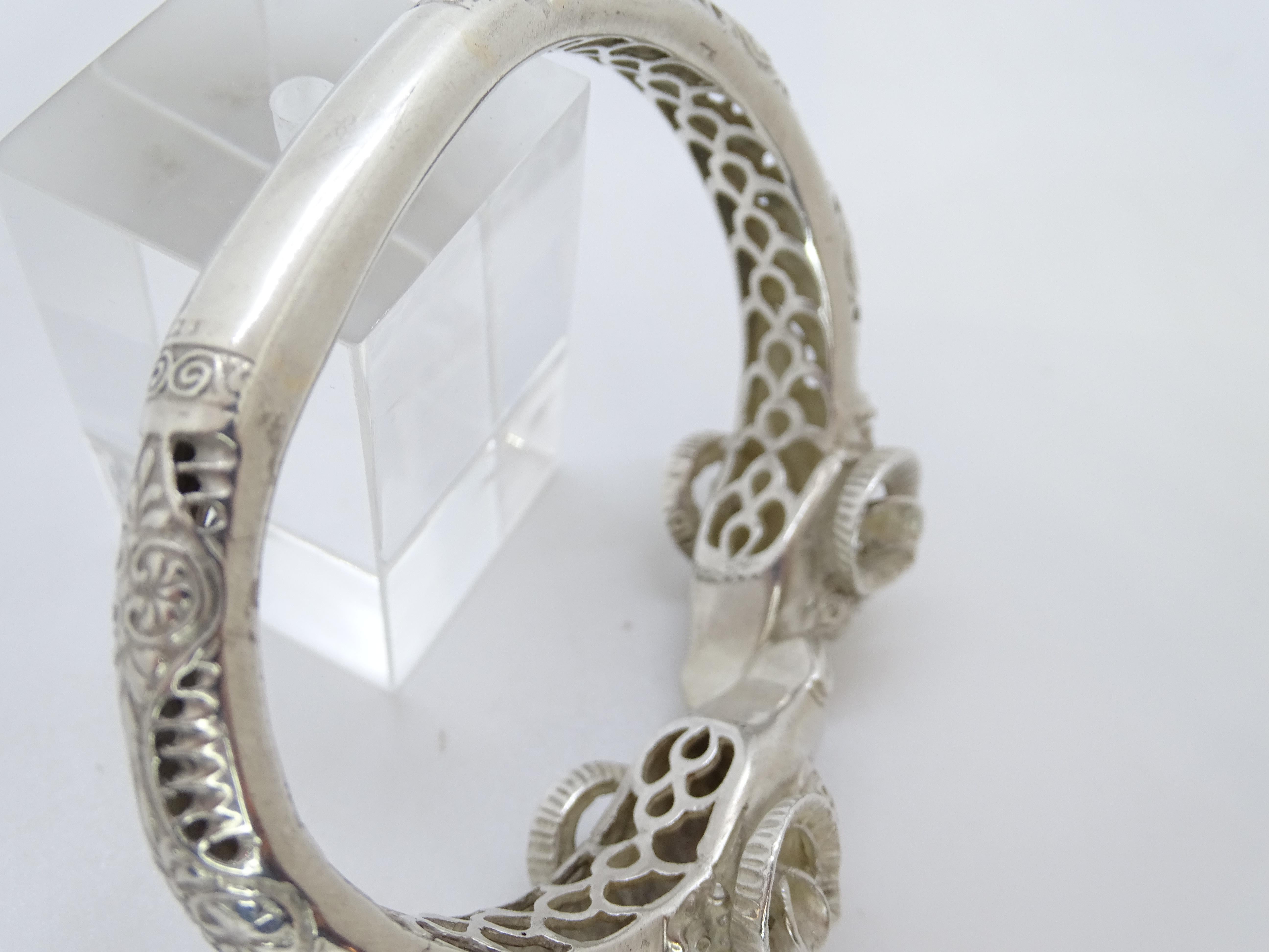 Gioielli greci d'epoca Bracciale con testa di ariete / Bangle in argento 925 in vendita 10