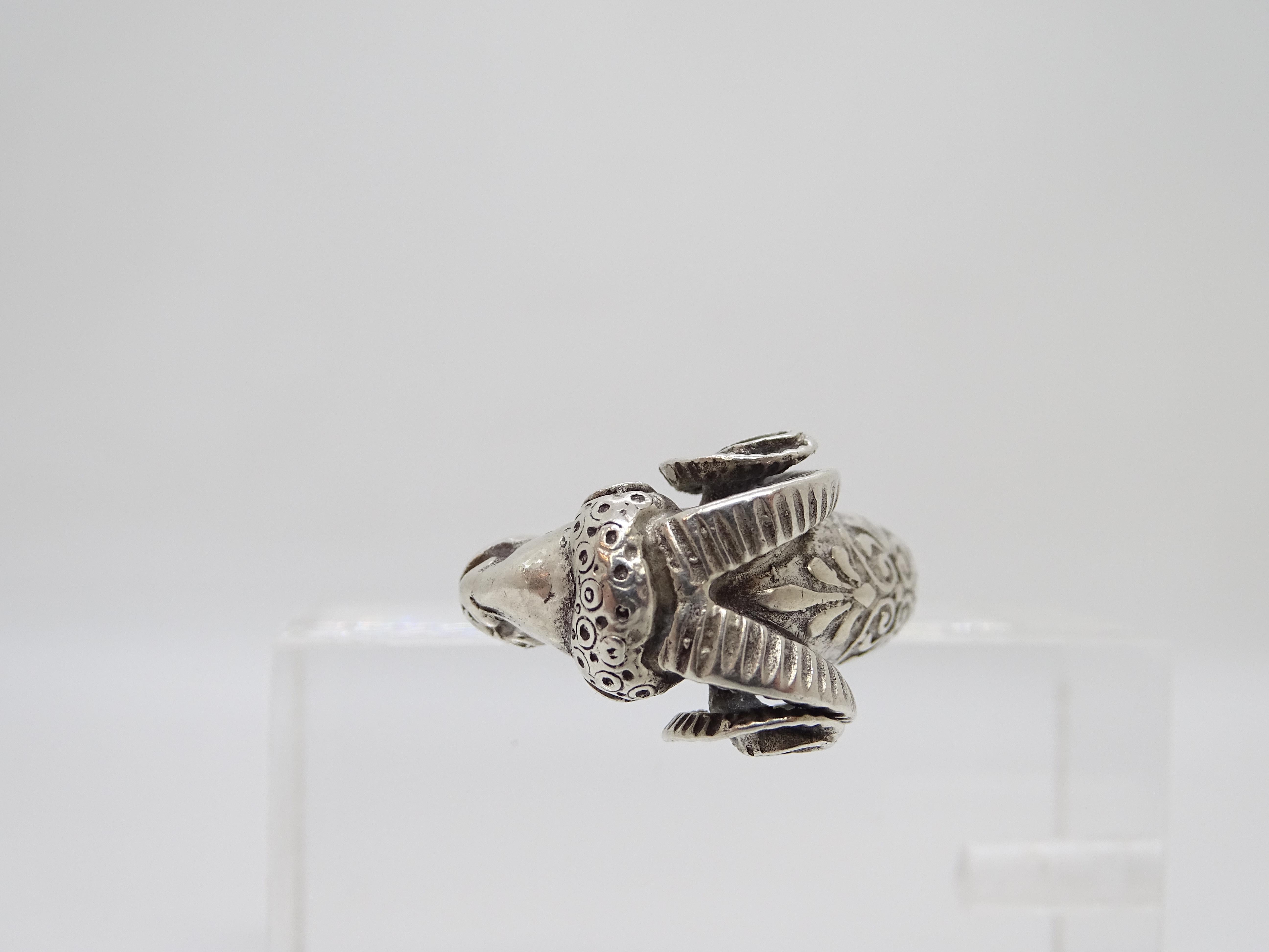 Anello greco d'epoca in argento 925 Testa di ariete in vendita 6