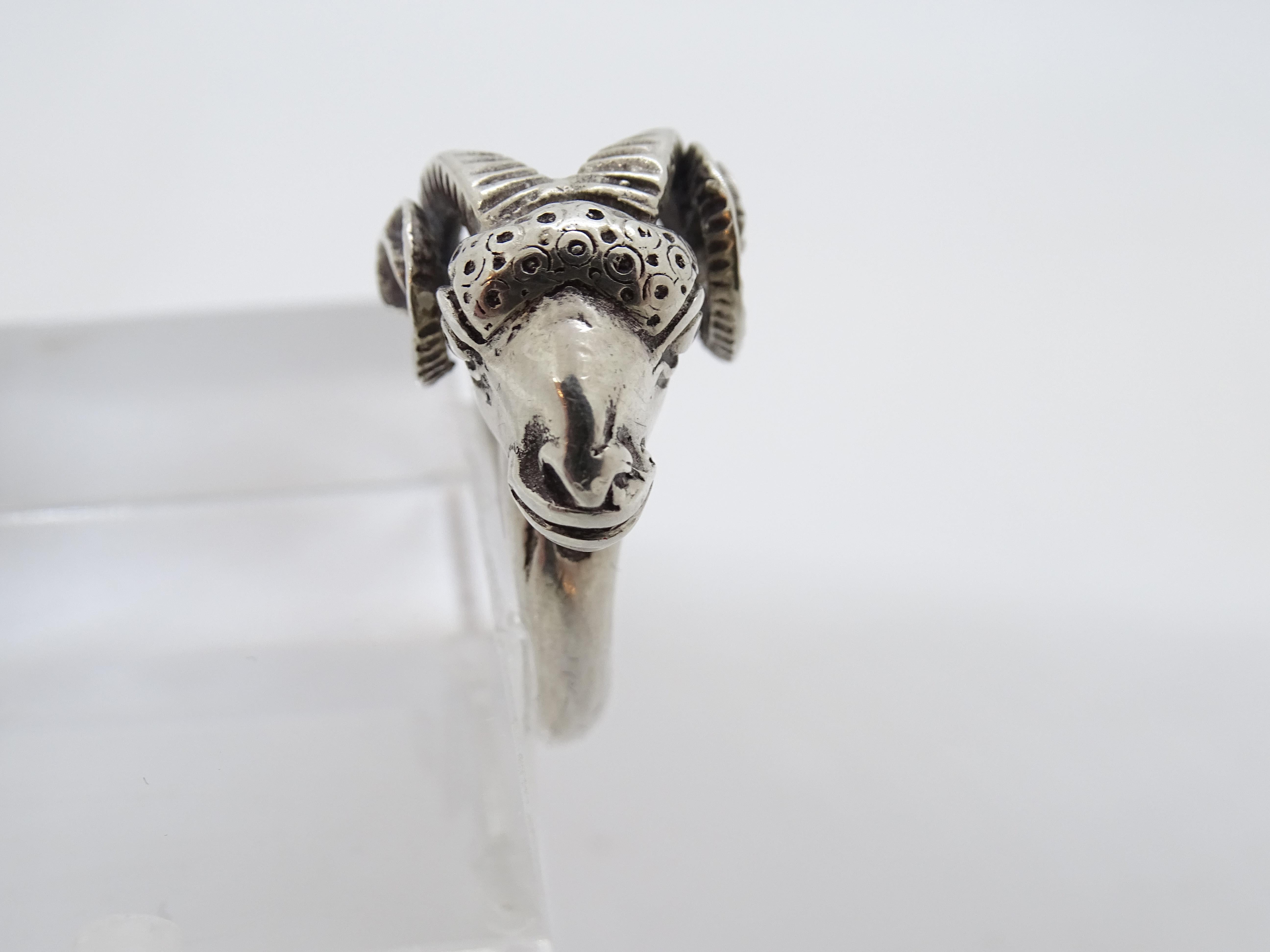 Anello greco d'epoca in argento 925 Testa di ariete in vendita 12