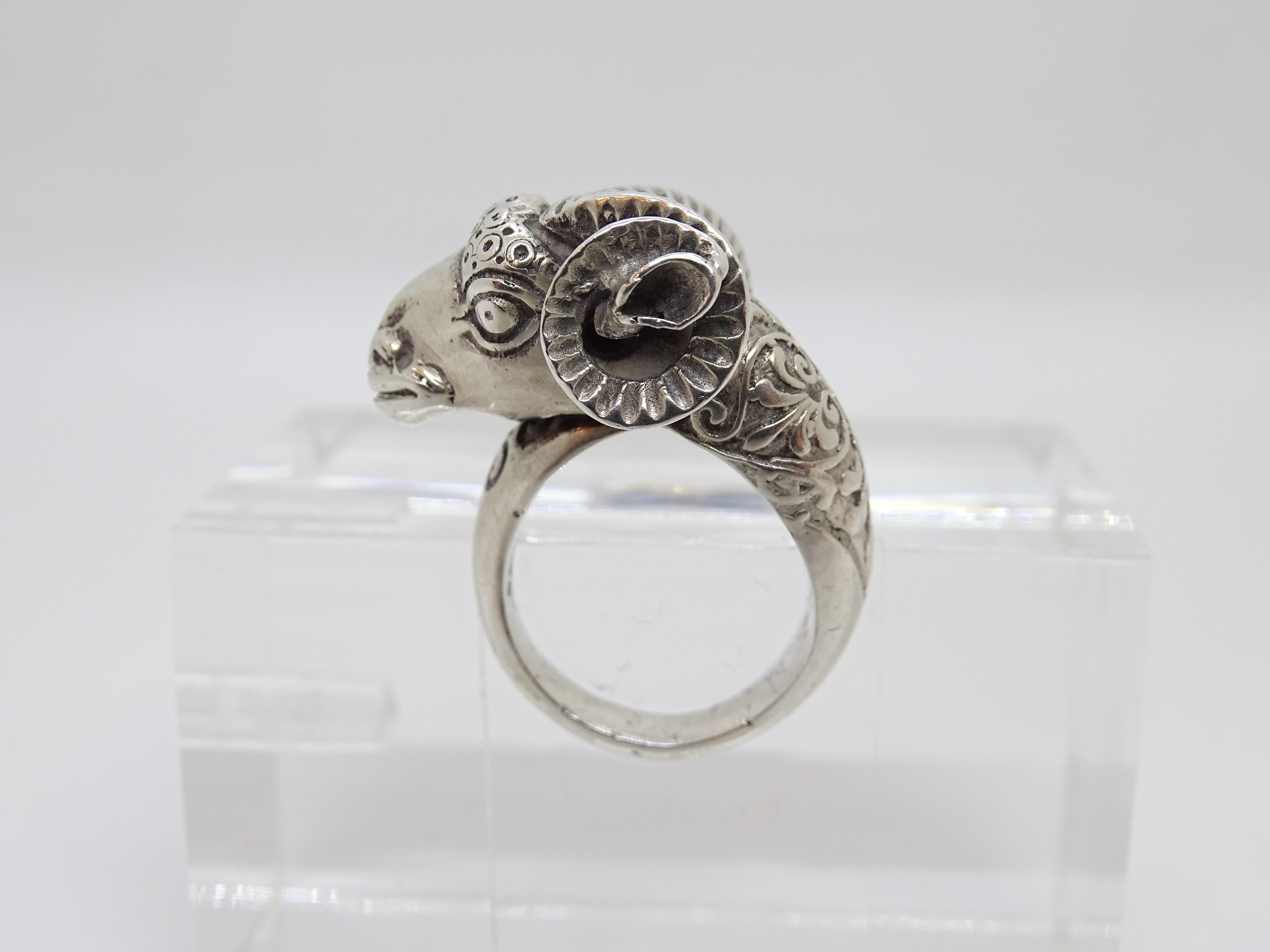 Anello greco d'epoca in argento 925 Testa di ariete in vendita 13
