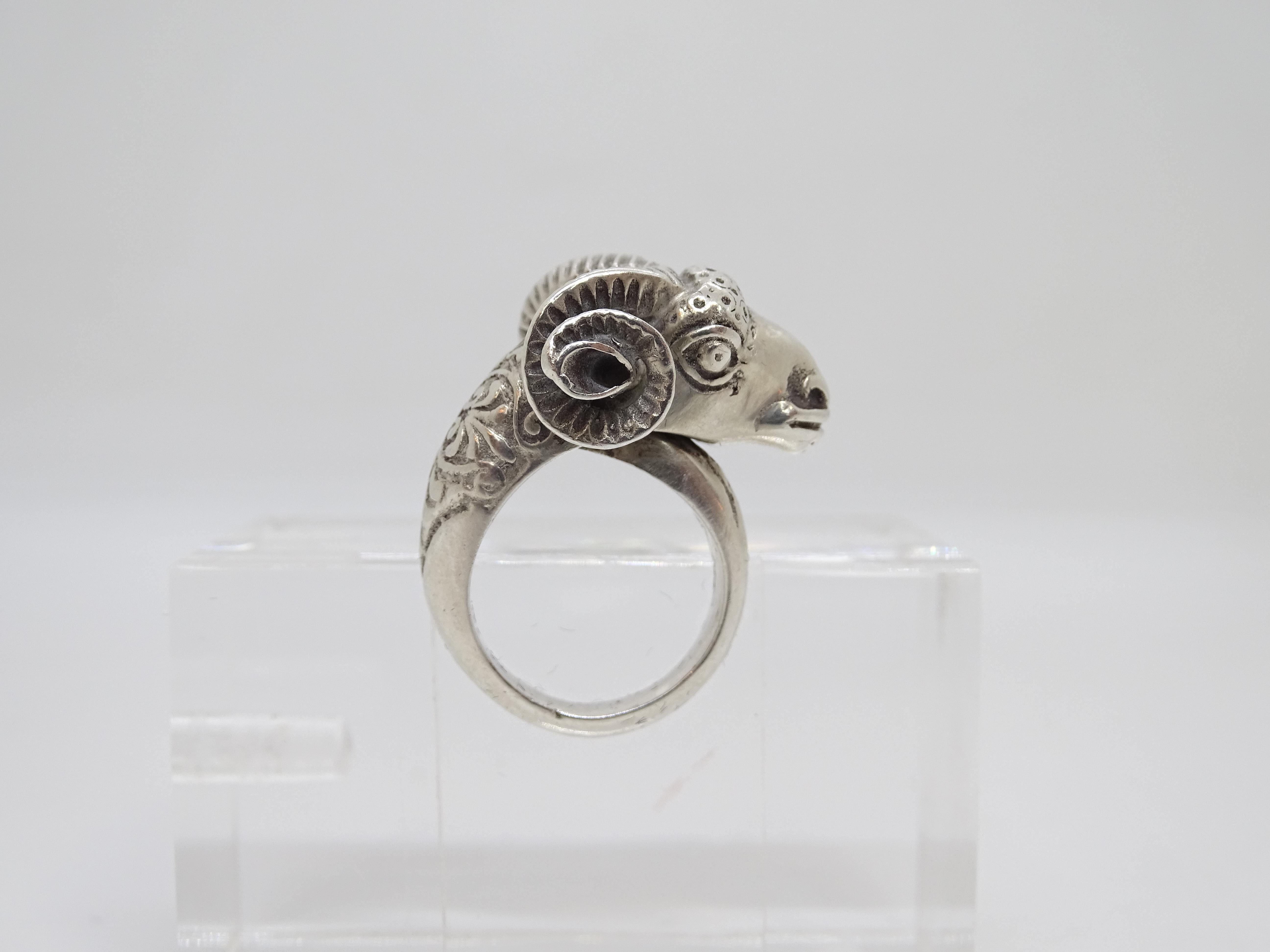 Anello greco d'epoca in argento 925 Testa di ariete in vendita 1