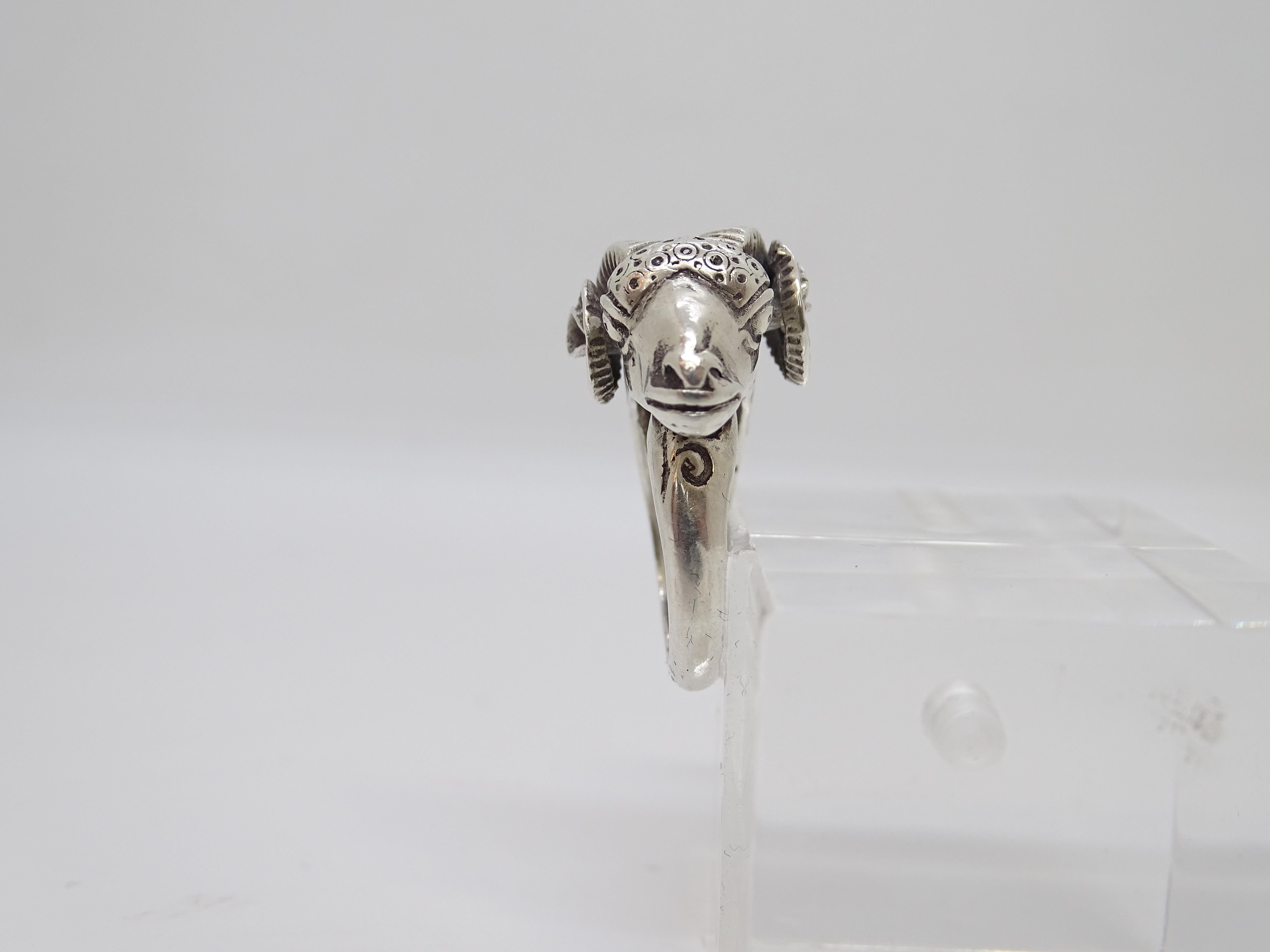 Anello greco d'epoca in argento 925 Testa di ariete in vendita 4