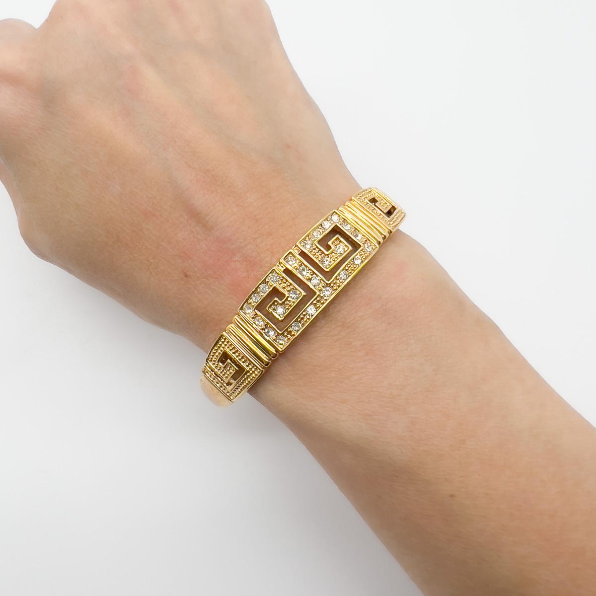 A Vintage Greek Key Bracelet. Eternally stylish and the perfect jewel capsule piece.
An unsigned beauty. A rare treasure. Just because a jewel doesn’t carry a designer name, doesn’t mean it isn't coveted. The unsigned beauties in our collection are