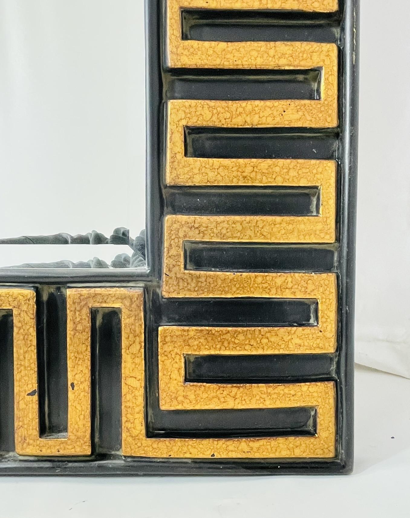 Vintage Miroir à clé grecque en bois noir et doré Attribué à Maitland-Smith en vente 2