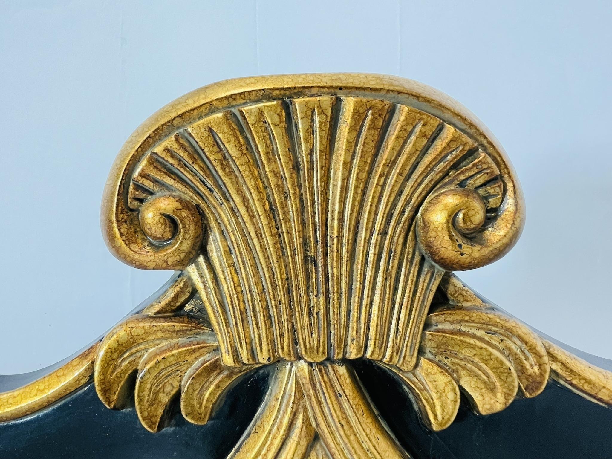 Vieux miroir à clé grecque en bois massif avec dorure  attb de Maitland Smith en vente 1