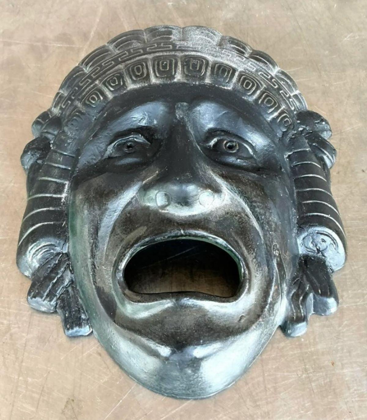 Grec classique Plaque grecque vintage visage en terre cuite en vente