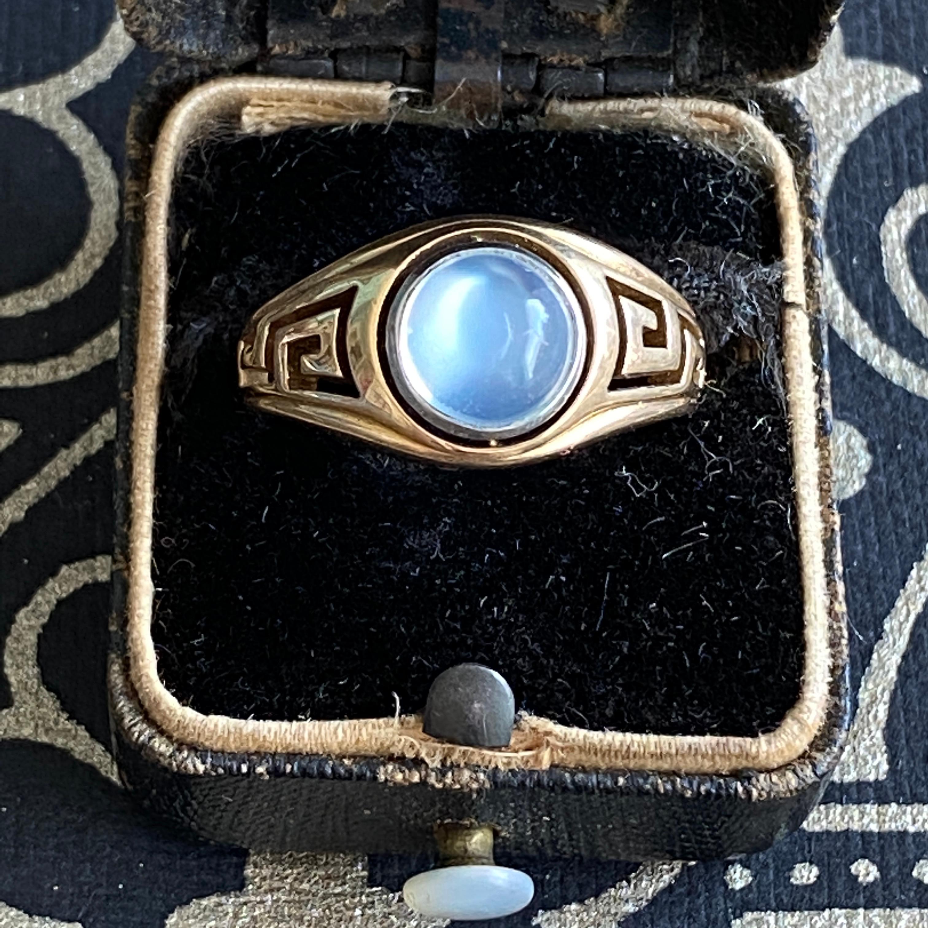 Women's or Men's Vintage Greek Moonstone 14K Gold Ring For Sale
