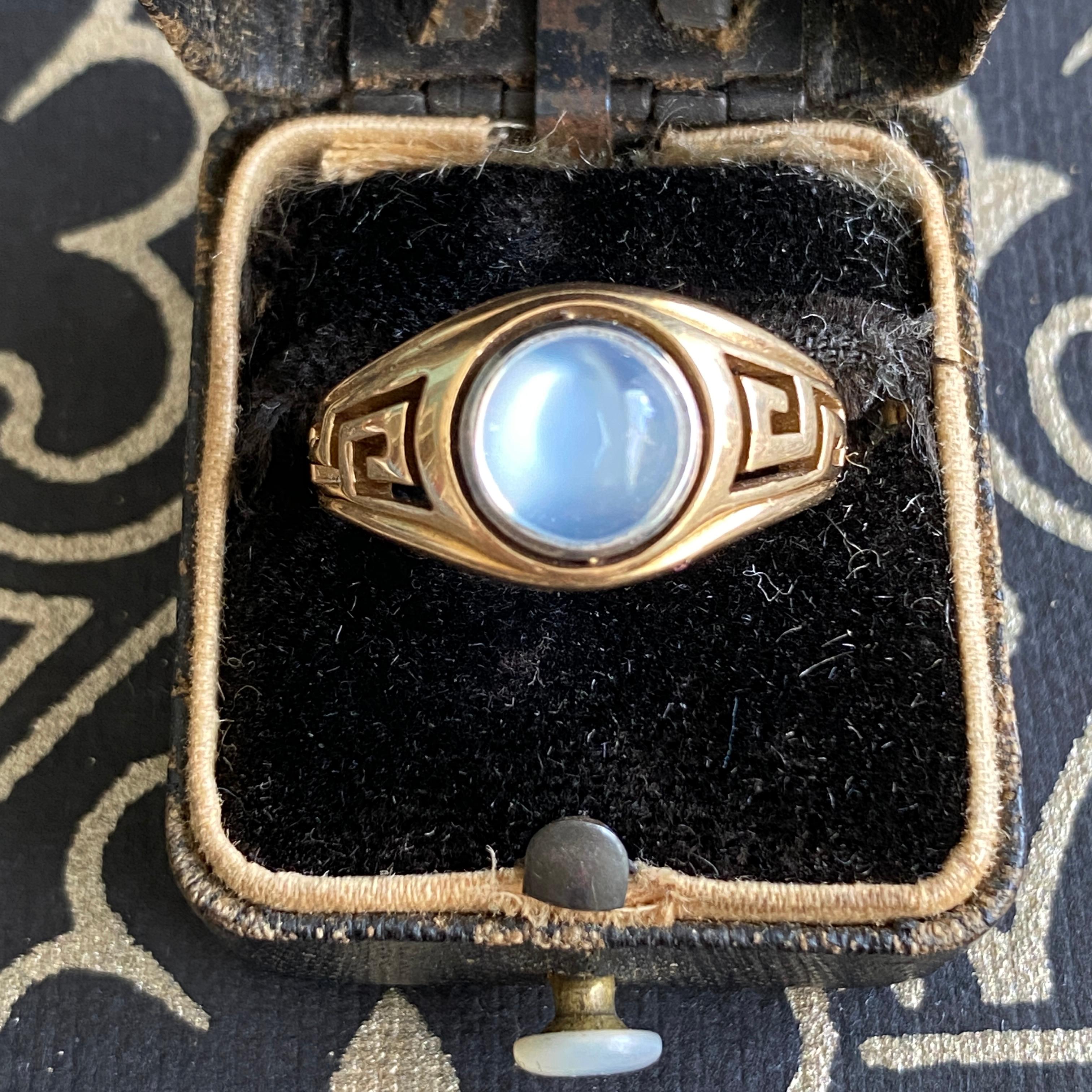 Vintage Greek Moonstone 14K Gold Ring For Sale 2